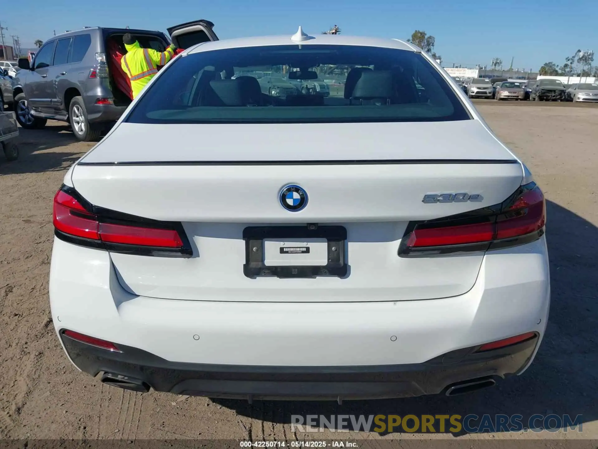 16 Photograph of a damaged car WBA13AG00PCM09841 BMW 530E 2023