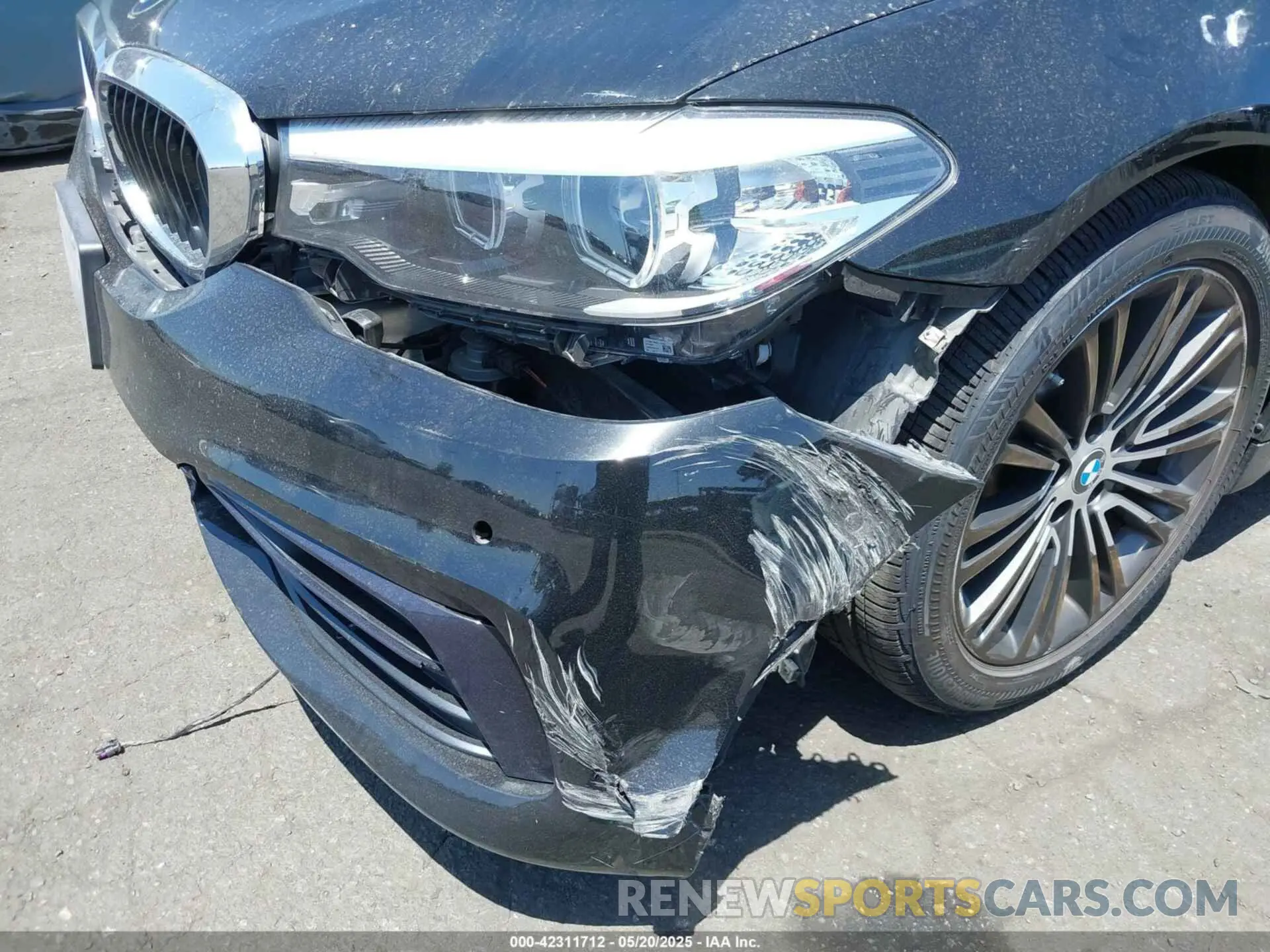 18 Photograph of a damaged car WBAJA5C51KWW02280 BMW 530I 2019