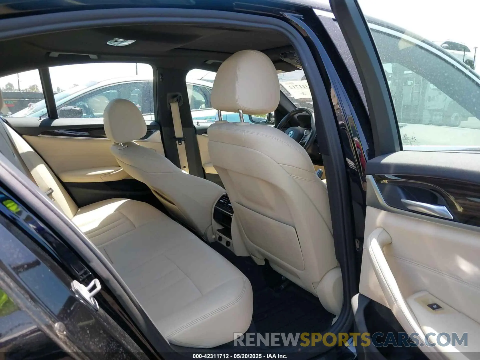 8 Photograph of a damaged car WBAJA5C51KWW02280 BMW 530I 2019