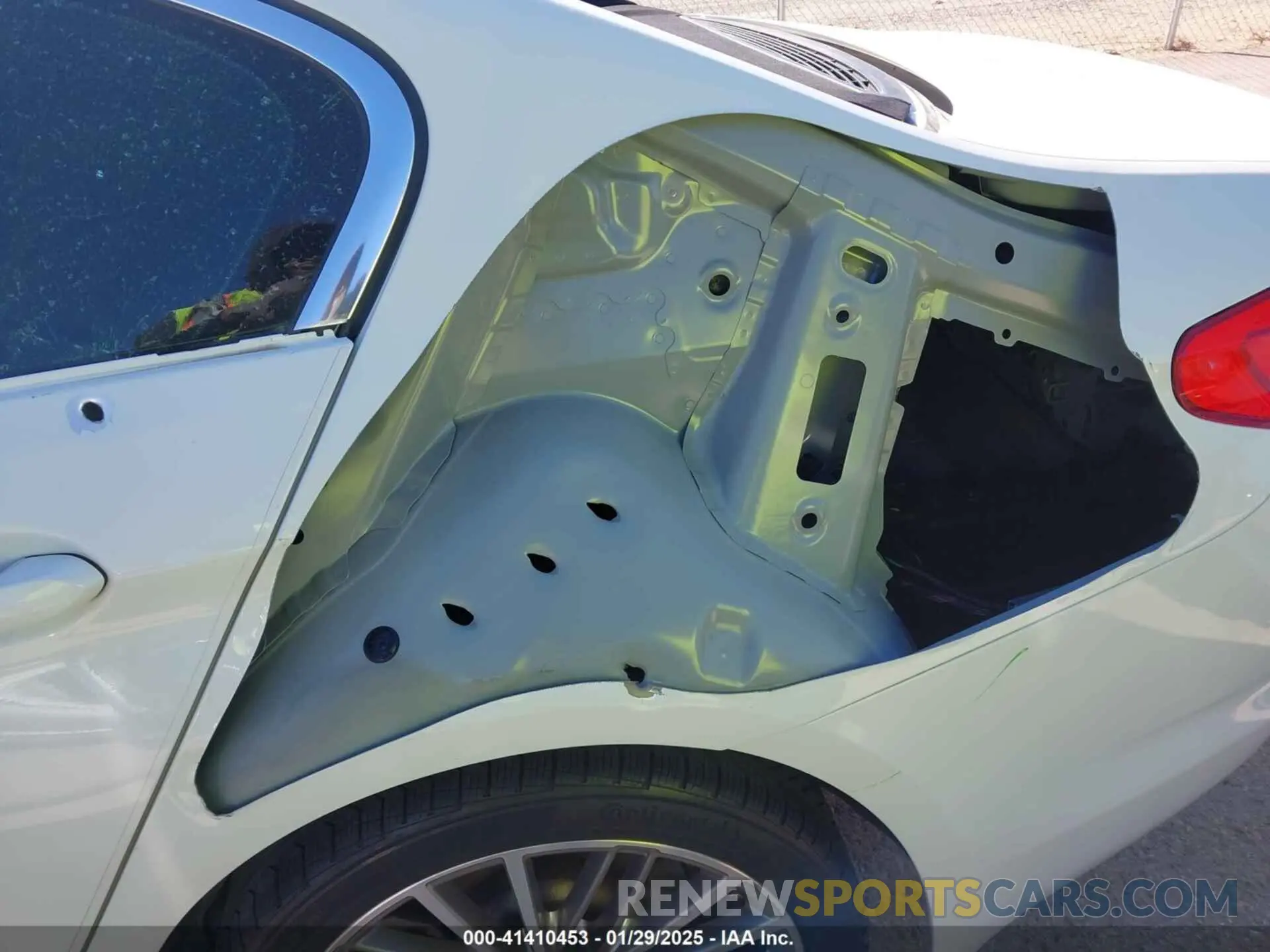 6 Photograph of a damaged car WBAJA5C55KWW41678 BMW 530I 2019