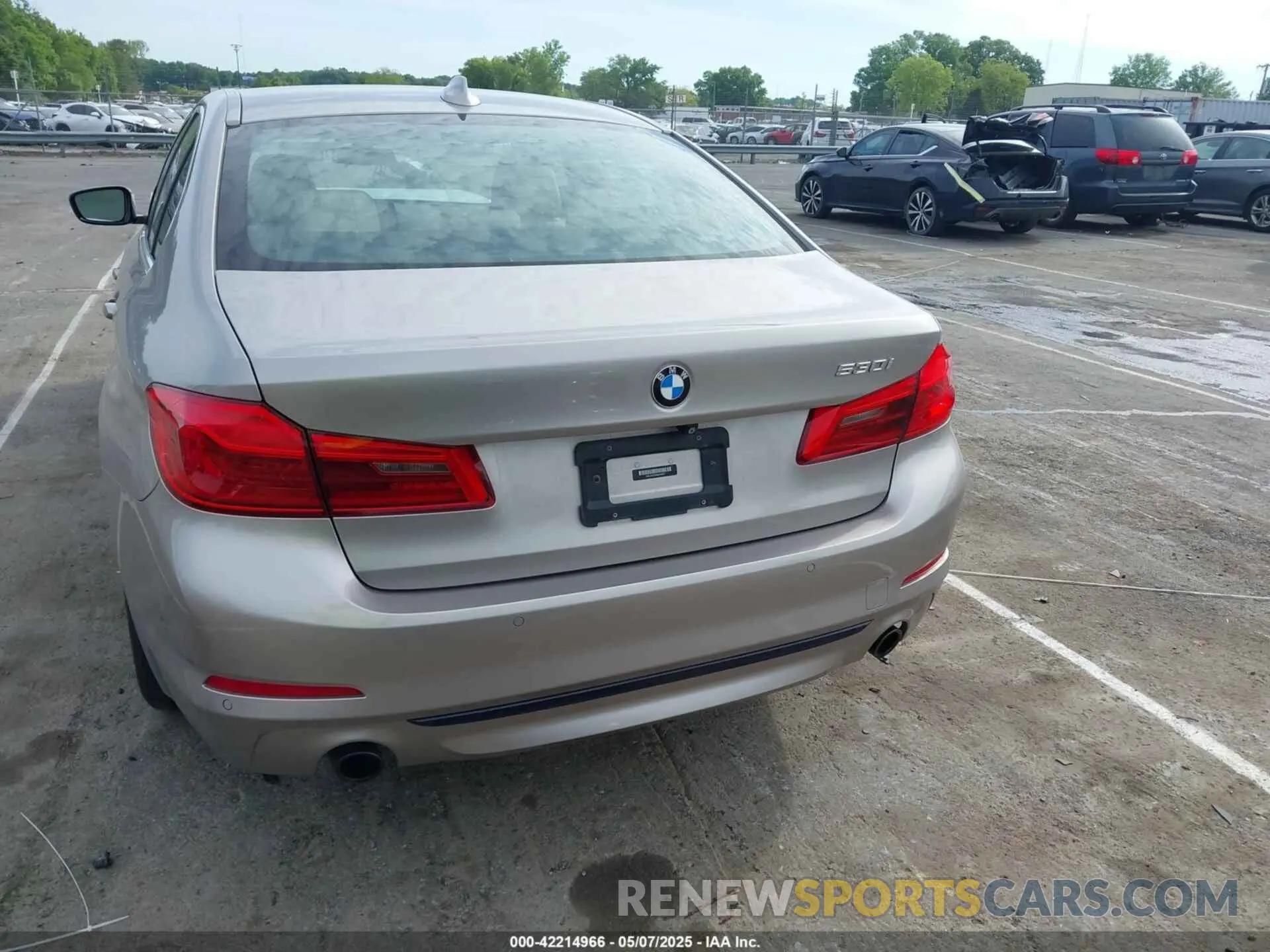 16 Photograph of a damaged car WBAJA5C56KWA58071 BMW 530I 2019