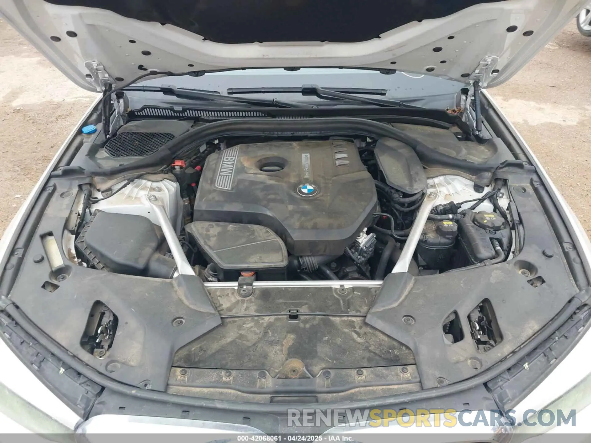 10 Photograph of a damaged car WBAJA5C57KG900620 BMW 530I 2019