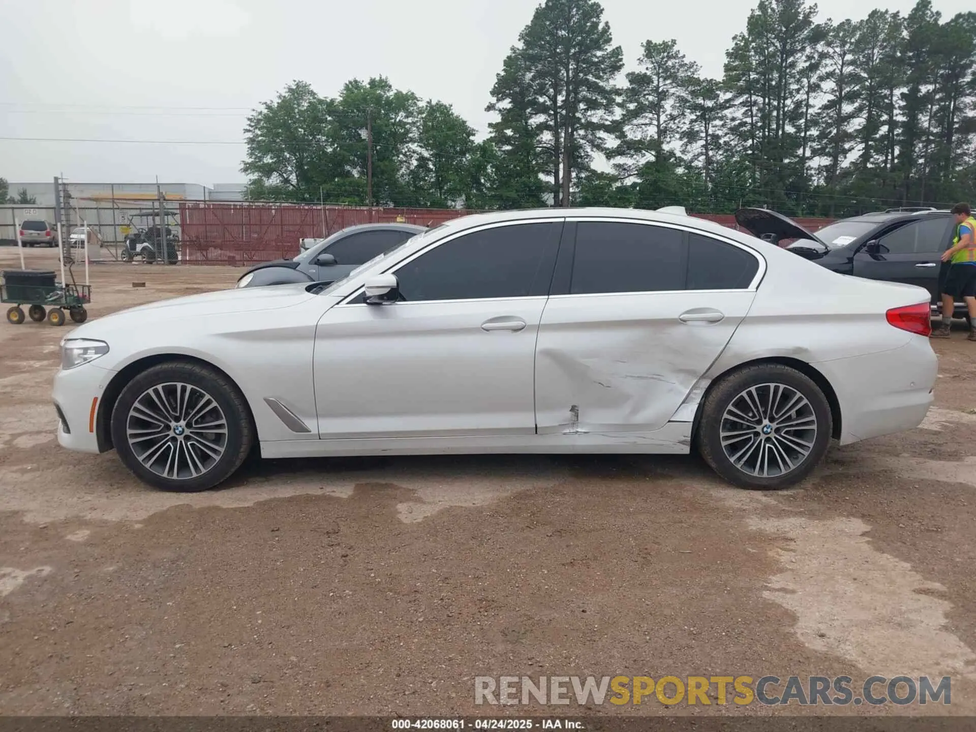 14 Photograph of a damaged car WBAJA5C57KG900620 BMW 530I 2019