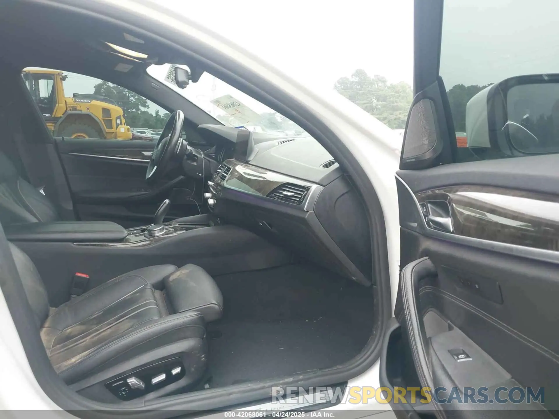 5 Photograph of a damaged car WBAJA5C57KG900620 BMW 530I 2019