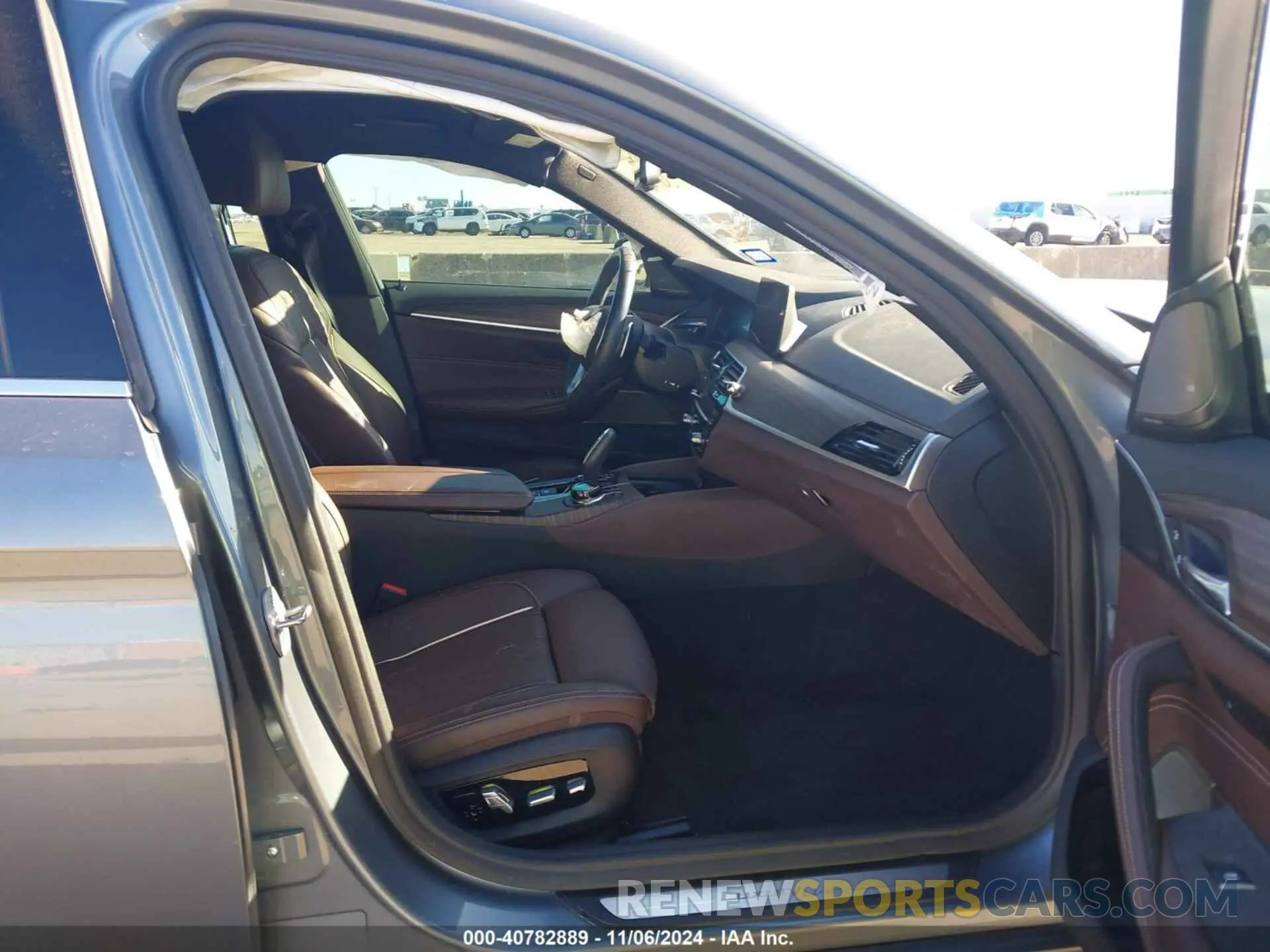 5 Photograph of a damaged car WBAJA5C58KWA57746 BMW 530I 2019