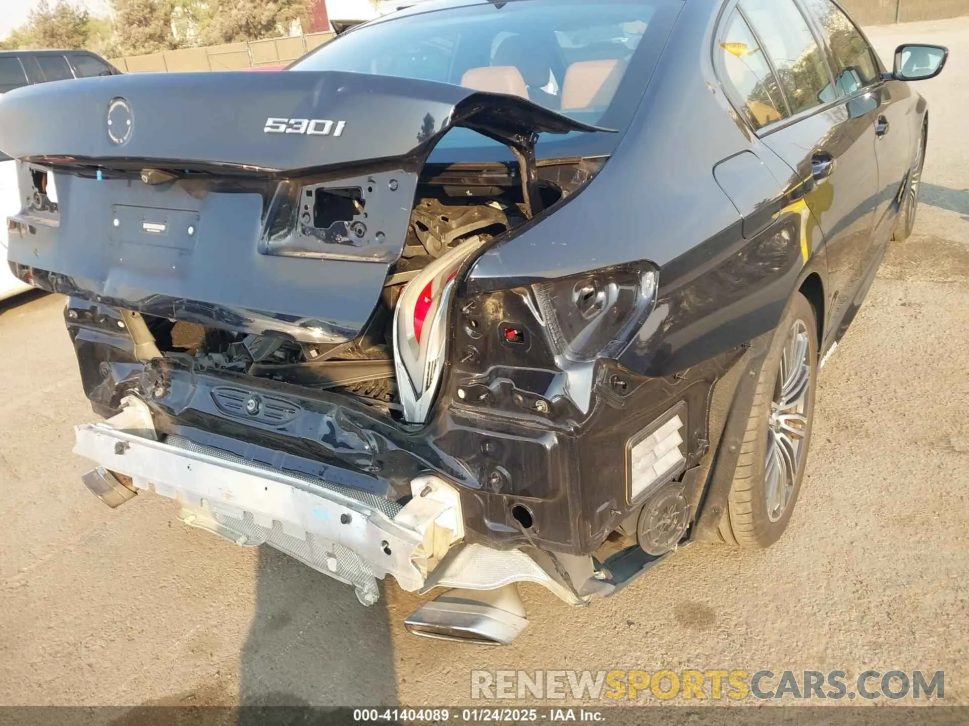 19 Photograph of a damaged car WBAJA5C58KWW46941 BMW 530I 2019