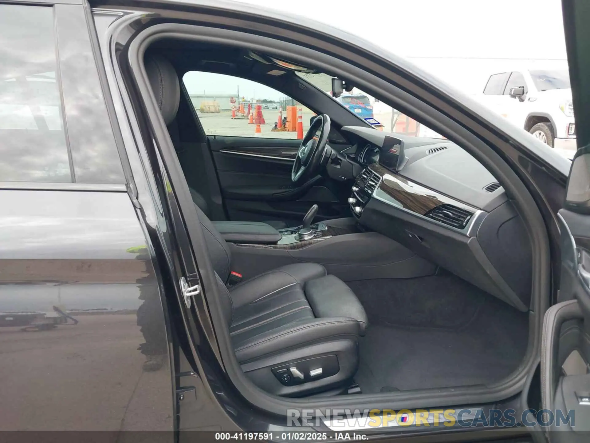 5 Photograph of a damaged car WBAJA5C59KWW29310 BMW 530I 2019