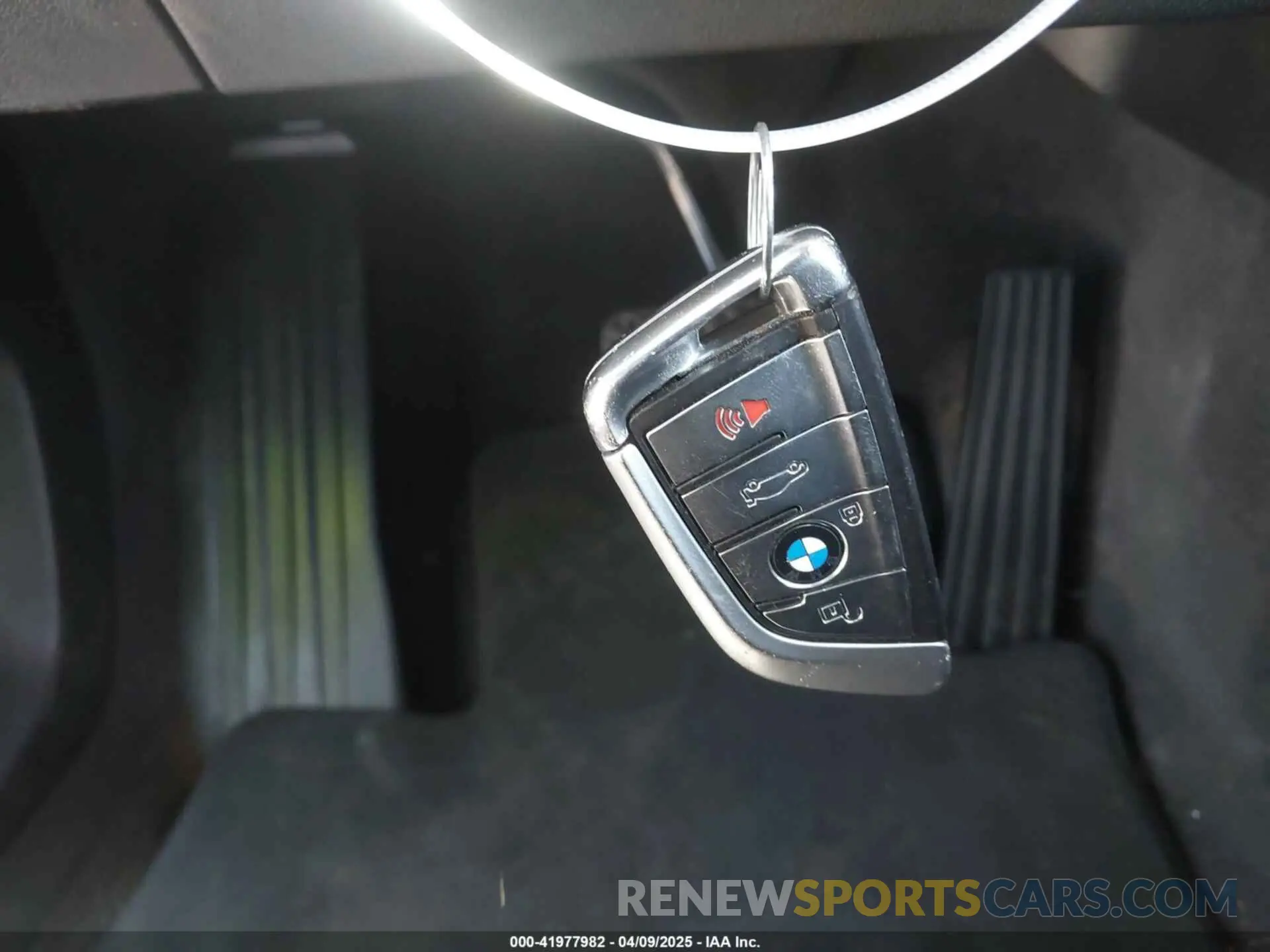 11 Photograph of a damaged car WBAJA5C5XKWW07106 BMW 530I 2019