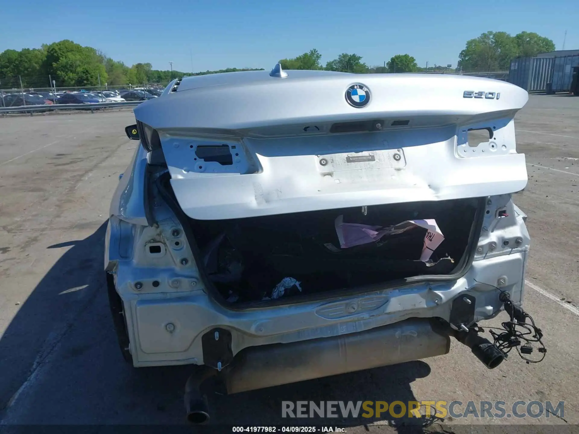 6 Photograph of a damaged car WBAJA5C5XKWW07106 BMW 530I 2019