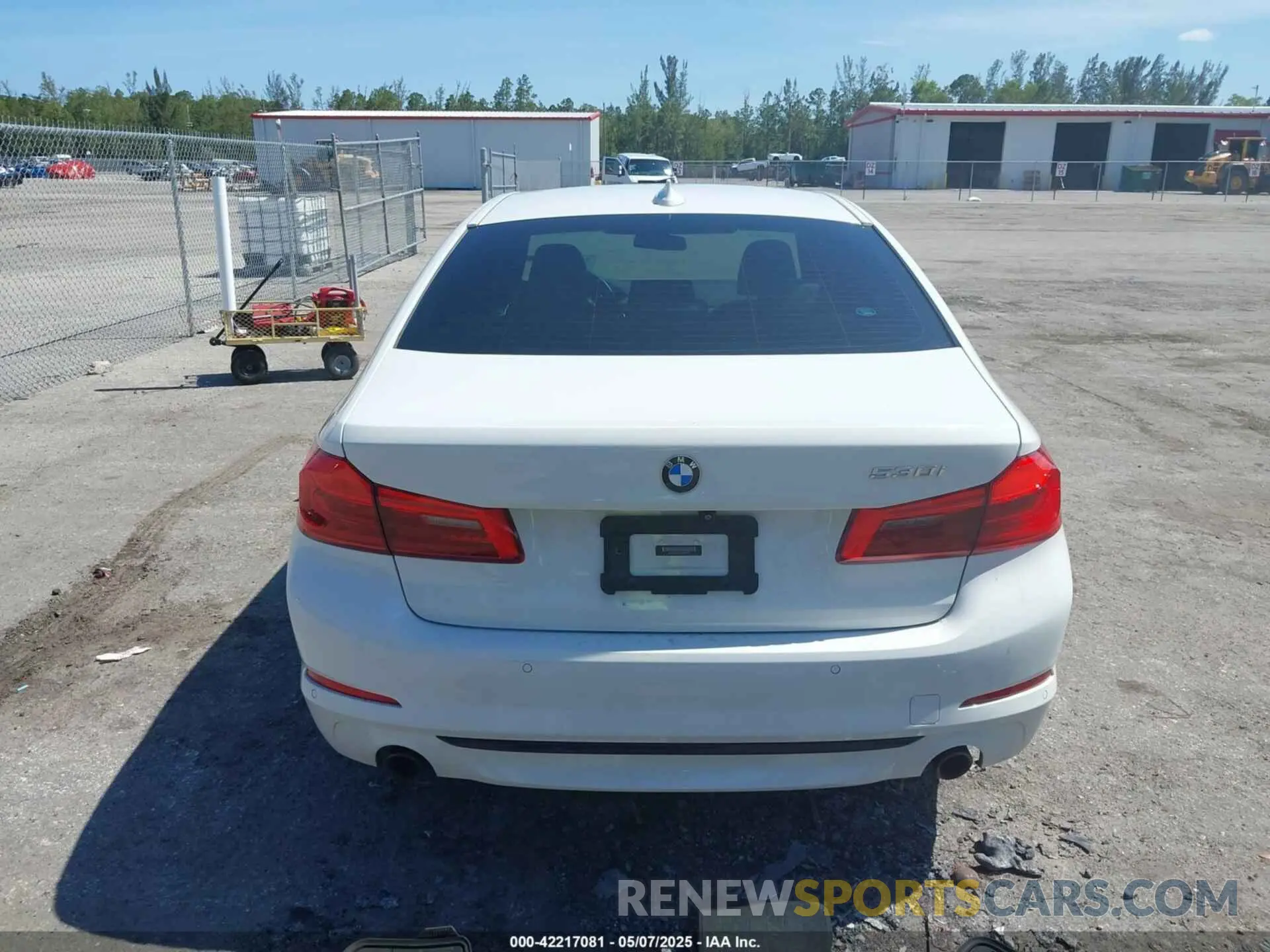 16 Photograph of a damaged car WBAJA5C5XKWW33575 BMW 530I 2019