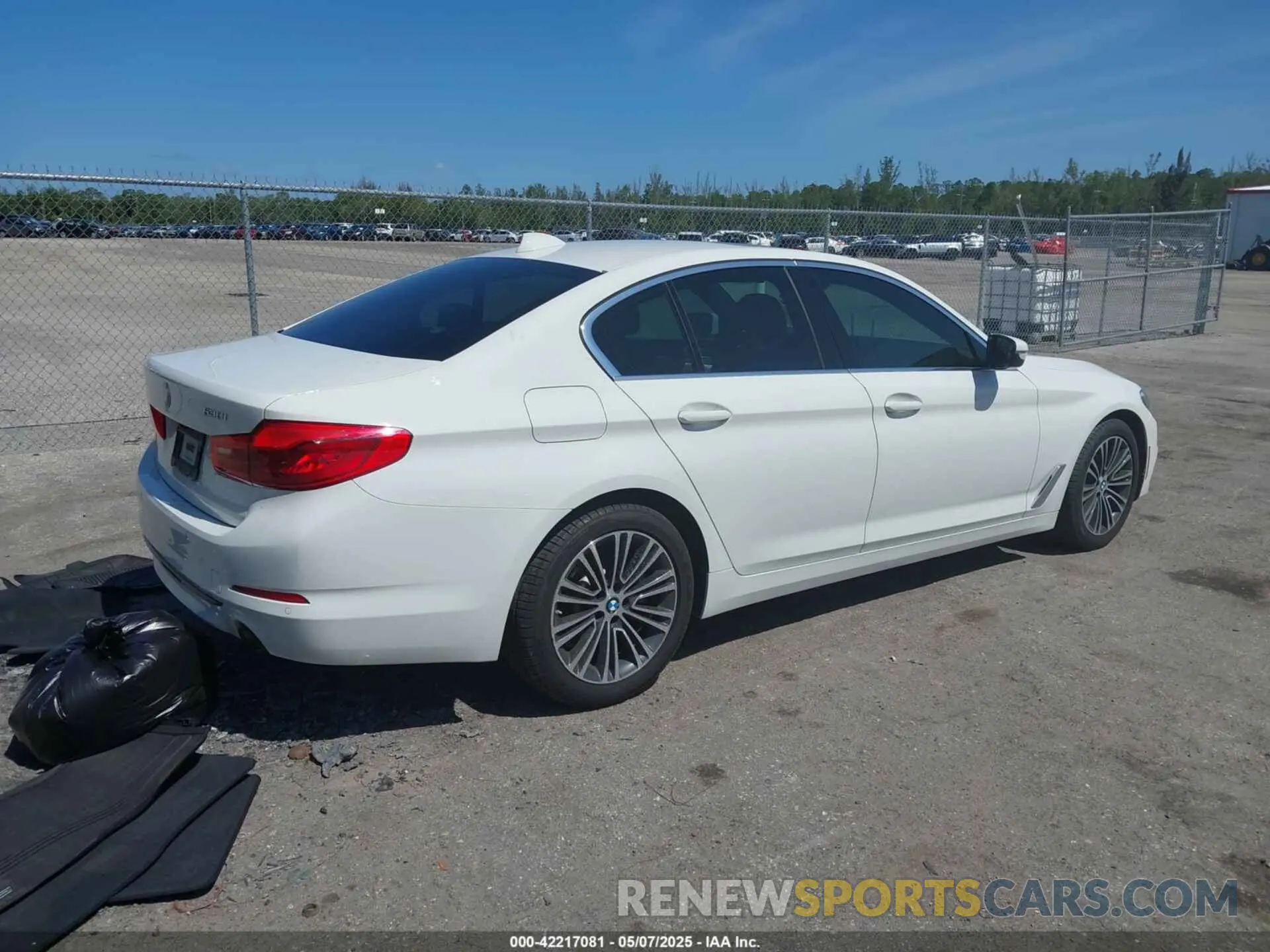 4 Photograph of a damaged car WBAJA5C5XKWW33575 BMW 530I 2019