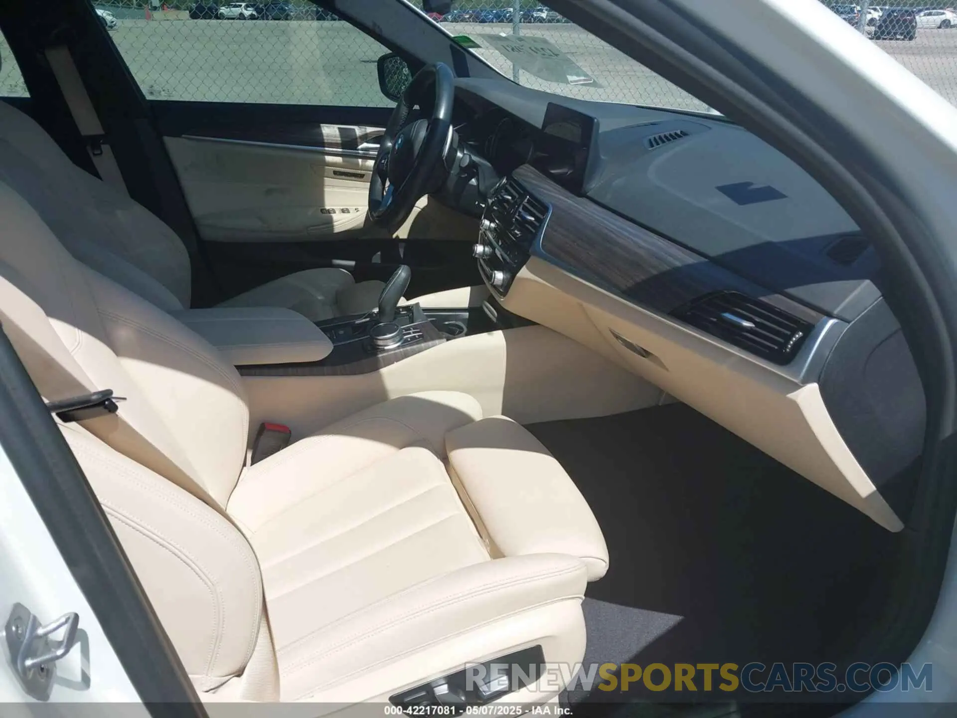 5 Photograph of a damaged car WBAJA5C5XKWW33575 BMW 530I 2019