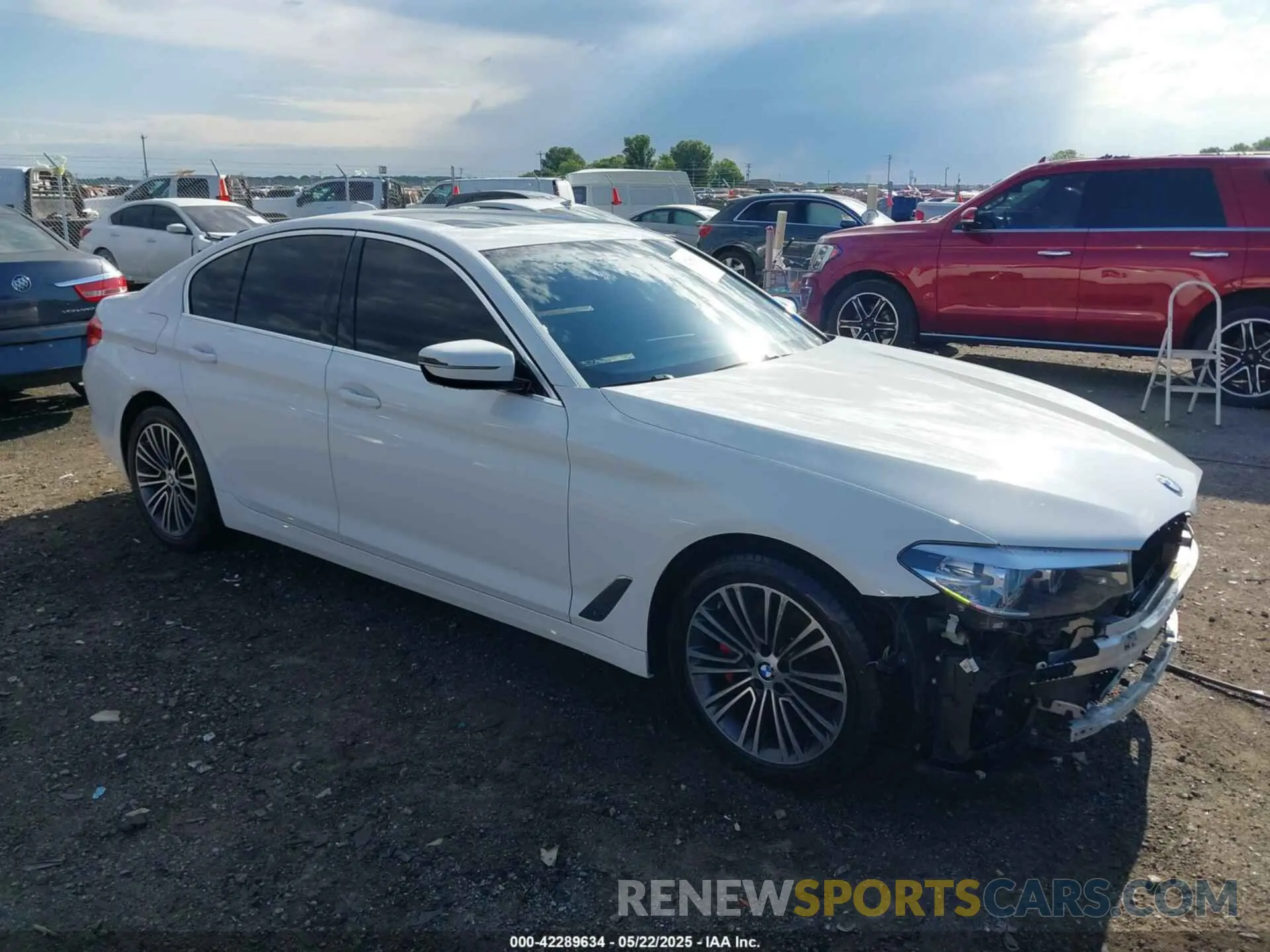 1 Photograph of a damaged car WBAJA7C50KWW17686 BMW 530I 2019