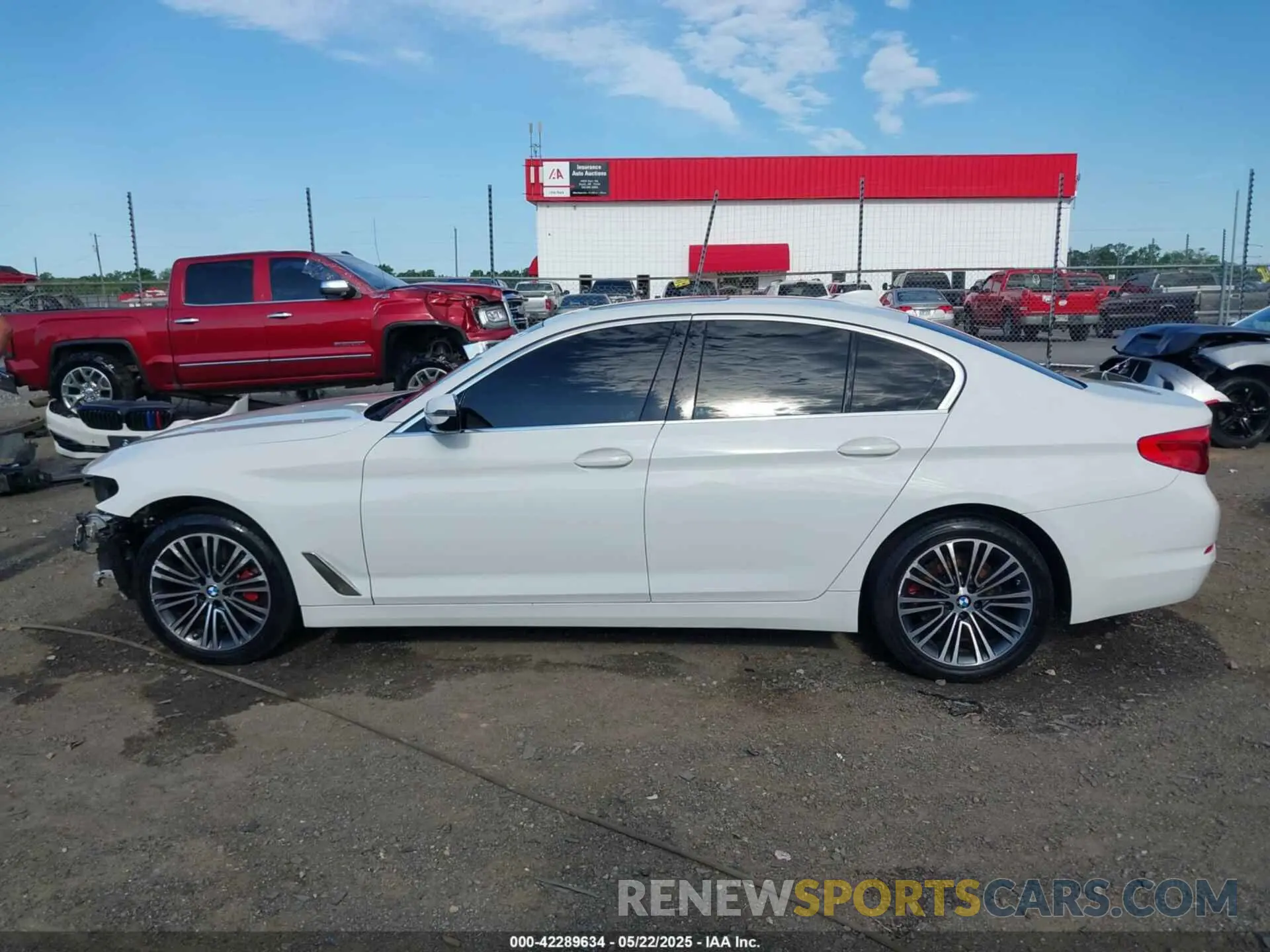 15 Photograph of a damaged car WBAJA7C50KWW17686 BMW 530I 2019