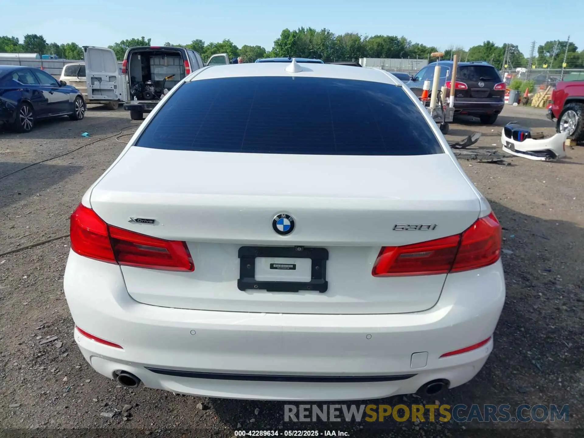 17 Photograph of a damaged car WBAJA7C50KWW17686 BMW 530I 2019