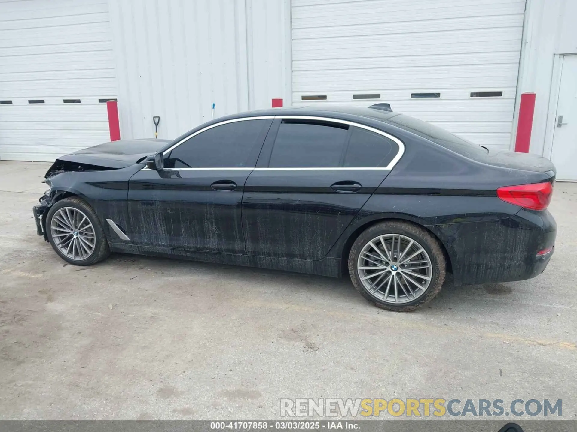 14 Photograph of a damaged car WBAJA7C50KWW38148 BMW 530I 2019