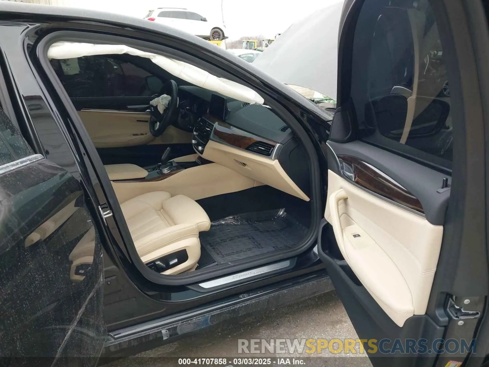 5 Photograph of a damaged car WBAJA7C50KWW38148 BMW 530I 2019