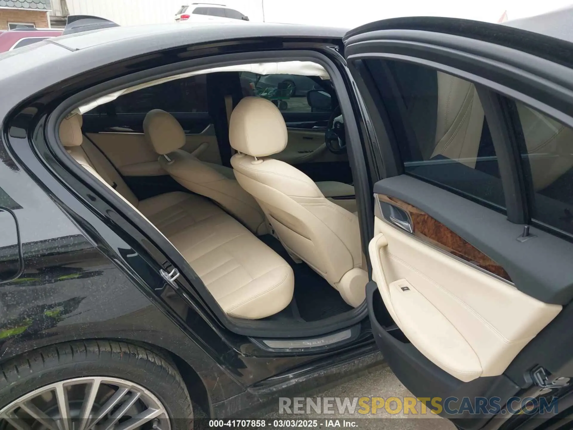 8 Photograph of a damaged car WBAJA7C50KWW38148 BMW 530I 2019