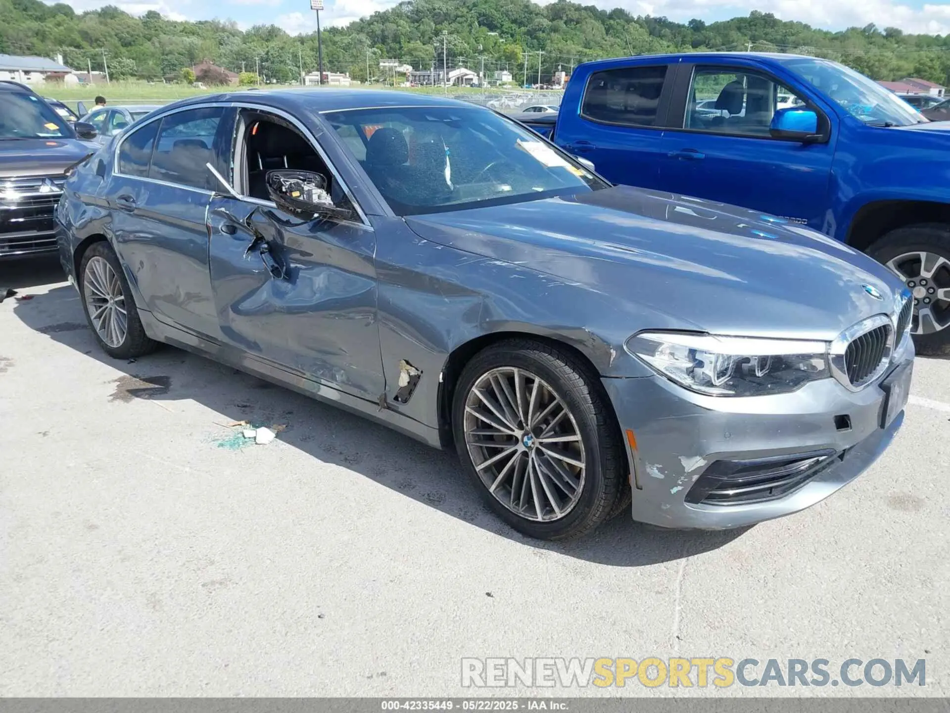 1 Photograph of a damaged car WBAJA7C51KWW12626 BMW 530I 2019