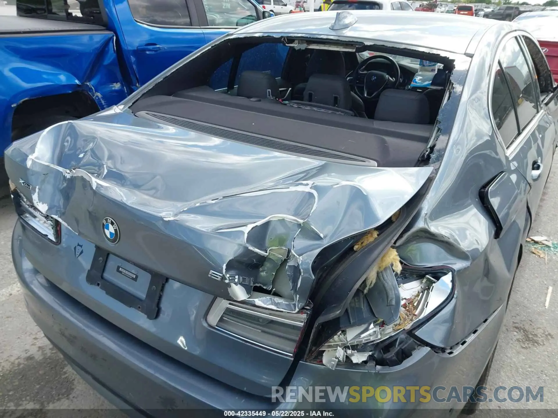 17 Photograph of a damaged car WBAJA7C51KWW12626 BMW 530I 2019