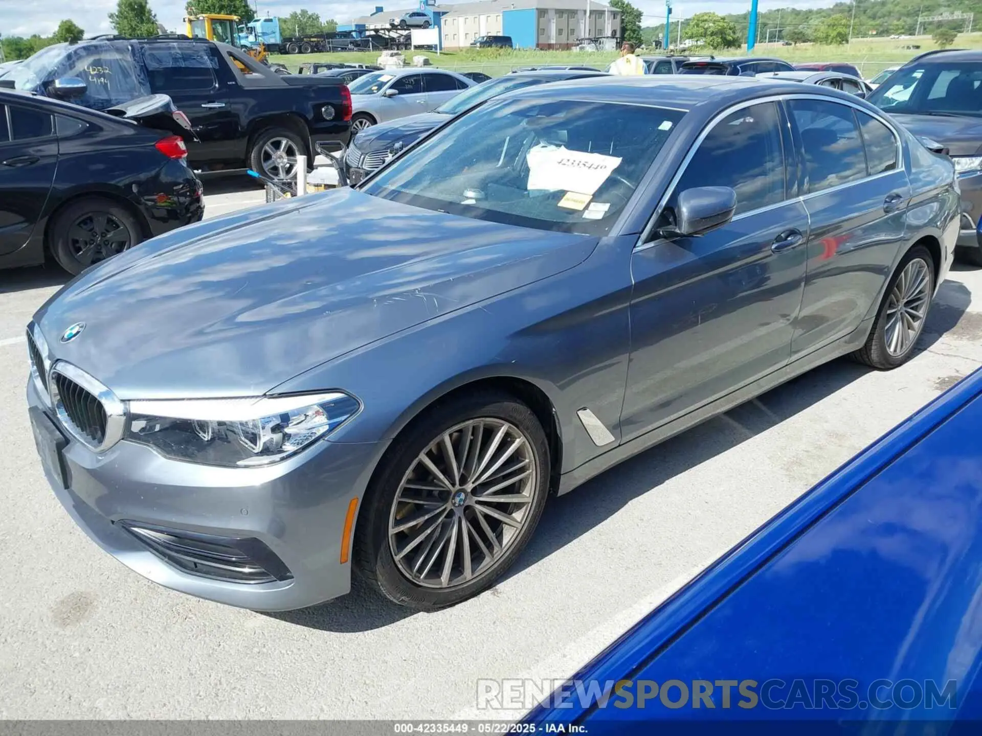 2 Photograph of a damaged car WBAJA7C51KWW12626 BMW 530I 2019