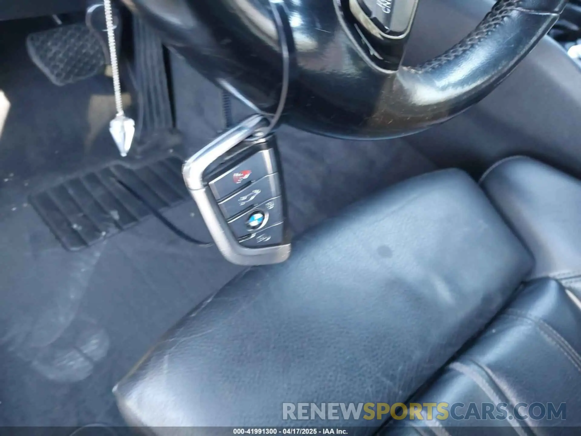 11 Photograph of a damaged car WBAJA7C52KWW00856 BMW 530I 2019