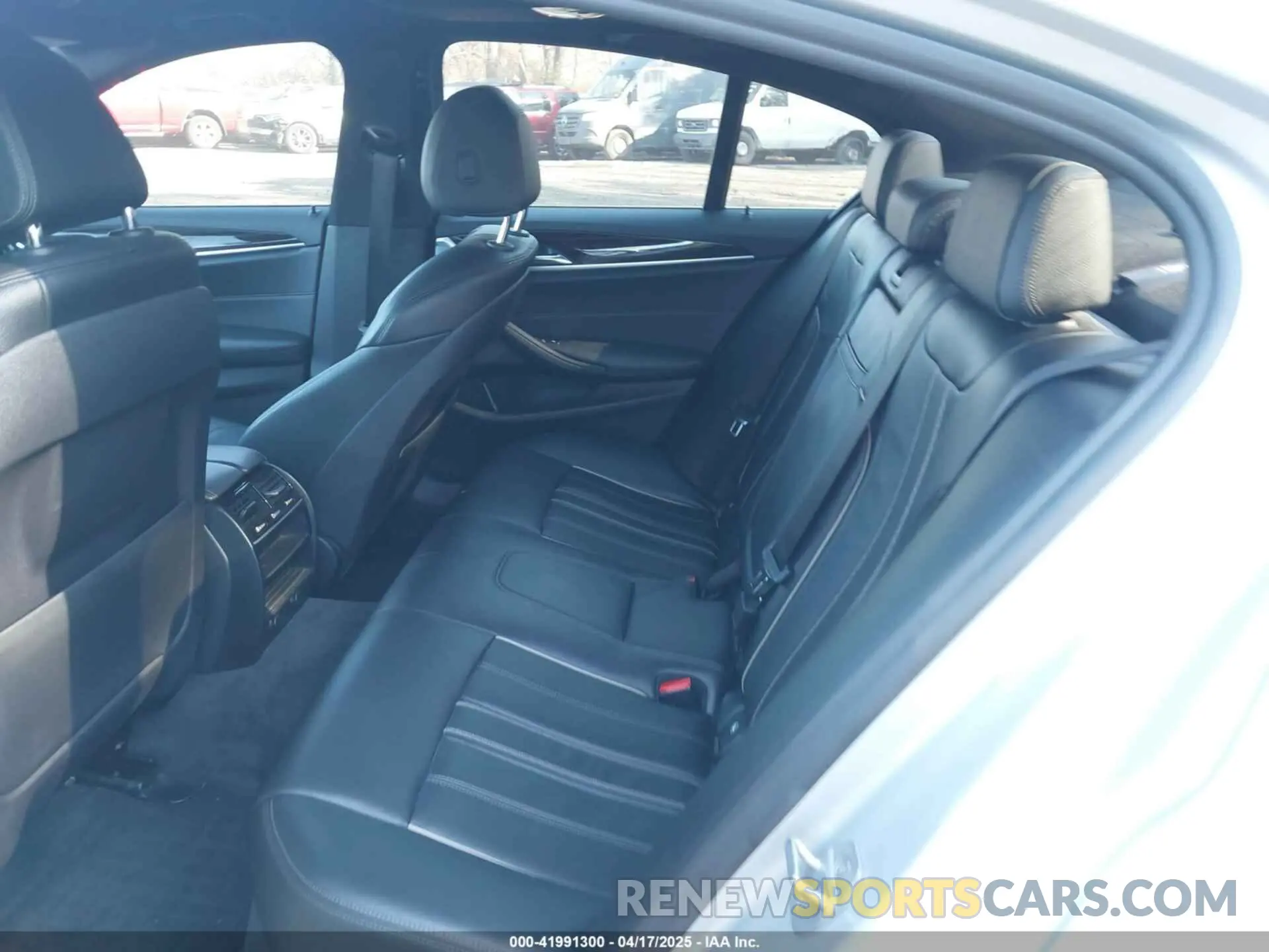 8 Photograph of a damaged car WBAJA7C52KWW00856 BMW 530I 2019