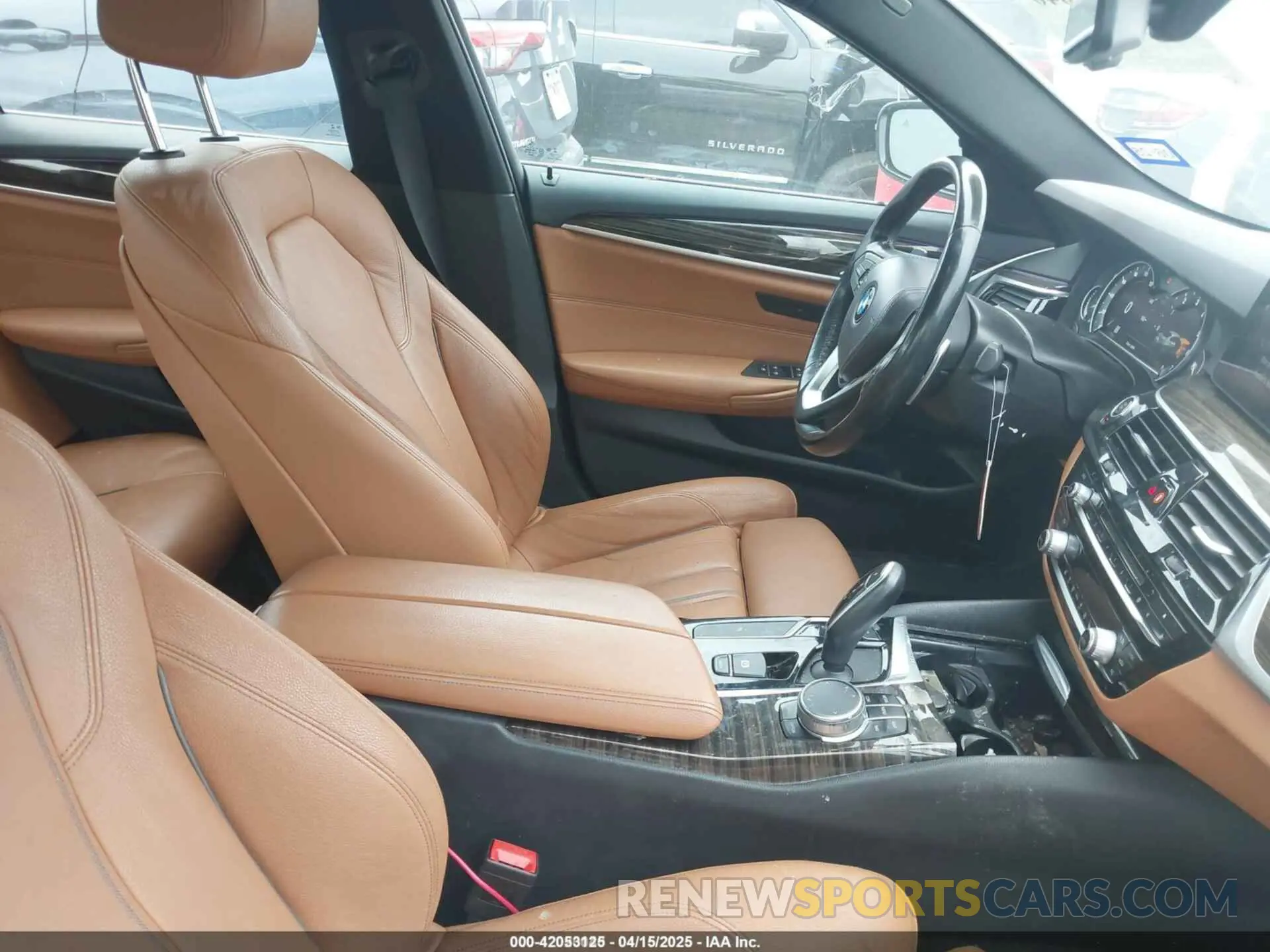 5 Photograph of a damaged car WBAJA7C53KWW48916 BMW 530I 2019