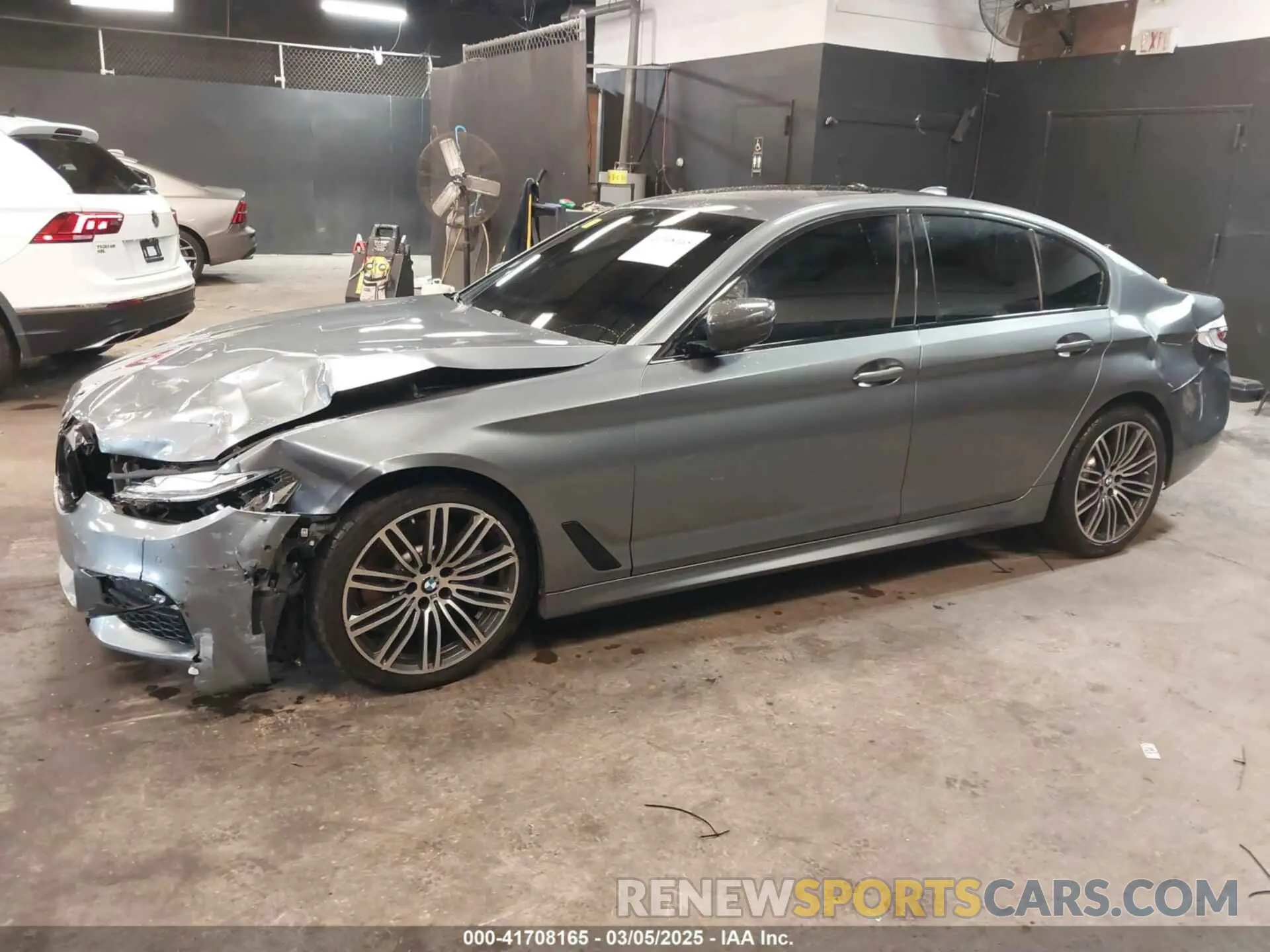 14 Photograph of a damaged car WBAJA7C54KG911943 BMW 530I 2019