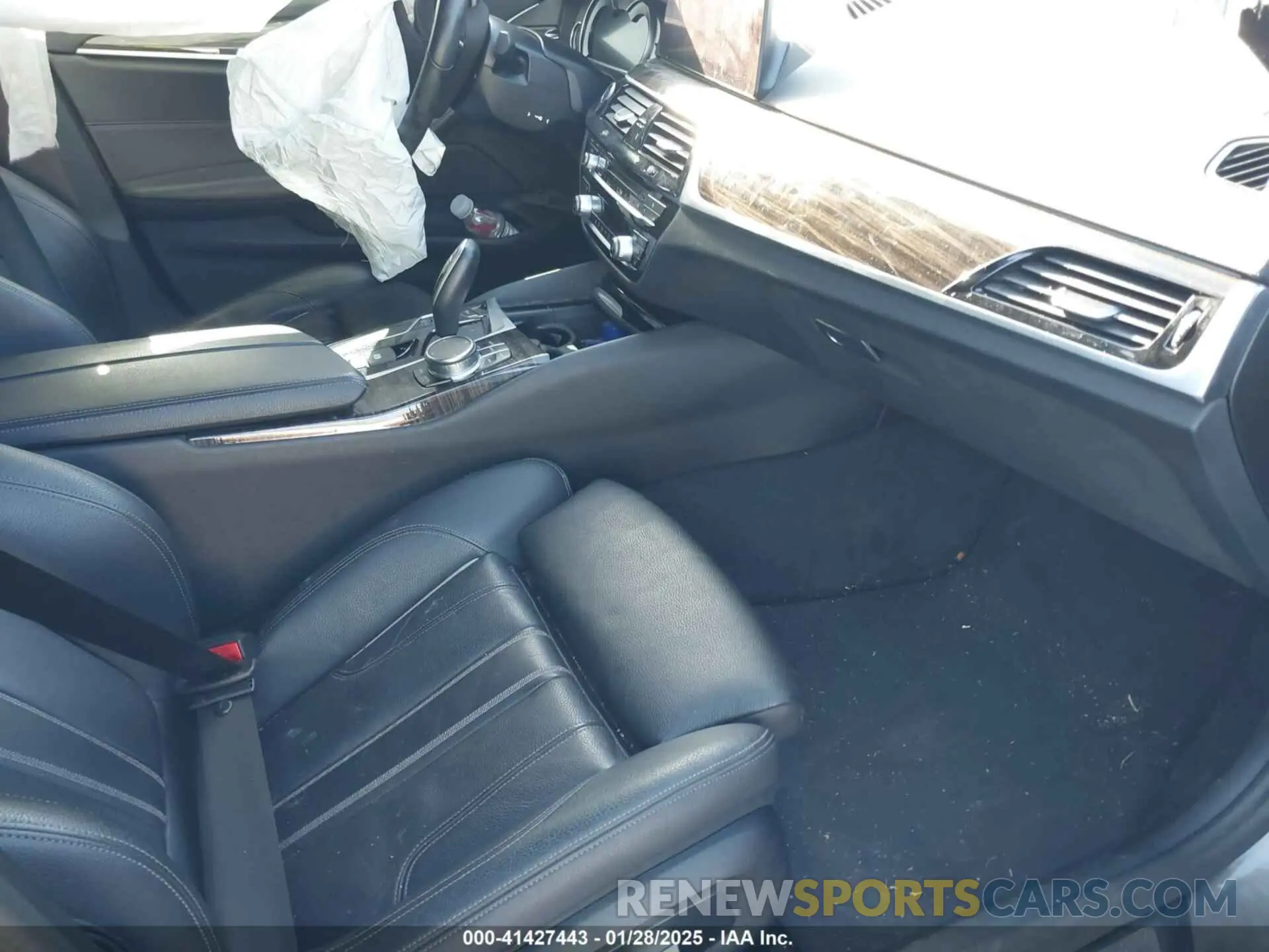 5 Photograph of a damaged car WBAJA7C54KWW40517 BMW 530I 2019