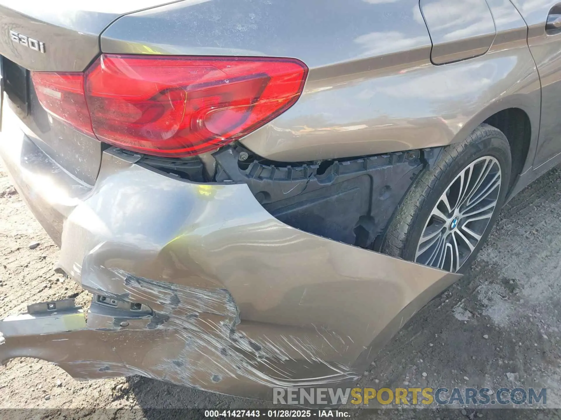 6 Photograph of a damaged car WBAJA7C54KWW40517 BMW 530I 2019