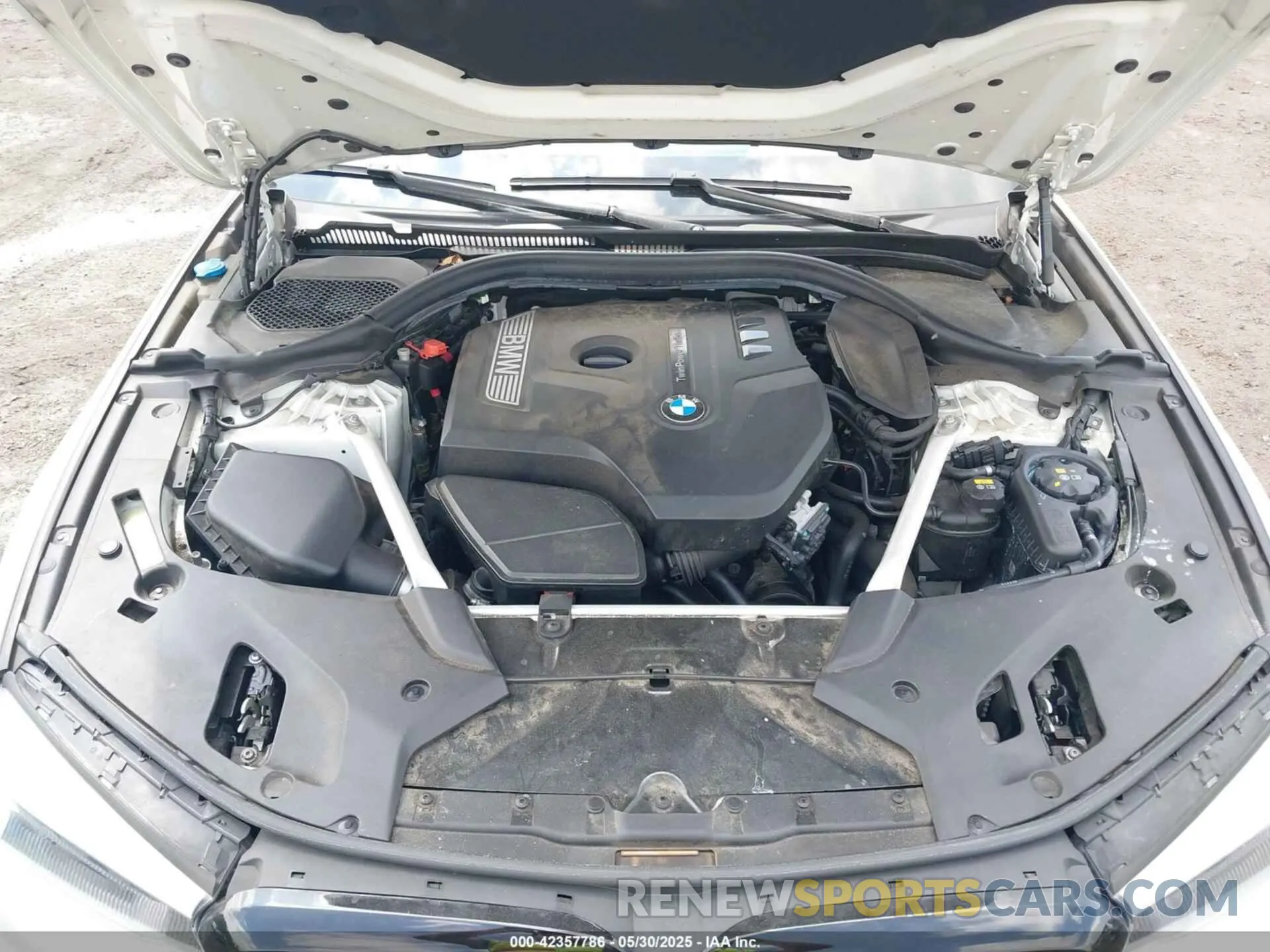 10 Photograph of a damaged car WBAJA7C55KWW00365 BMW 530I 2019