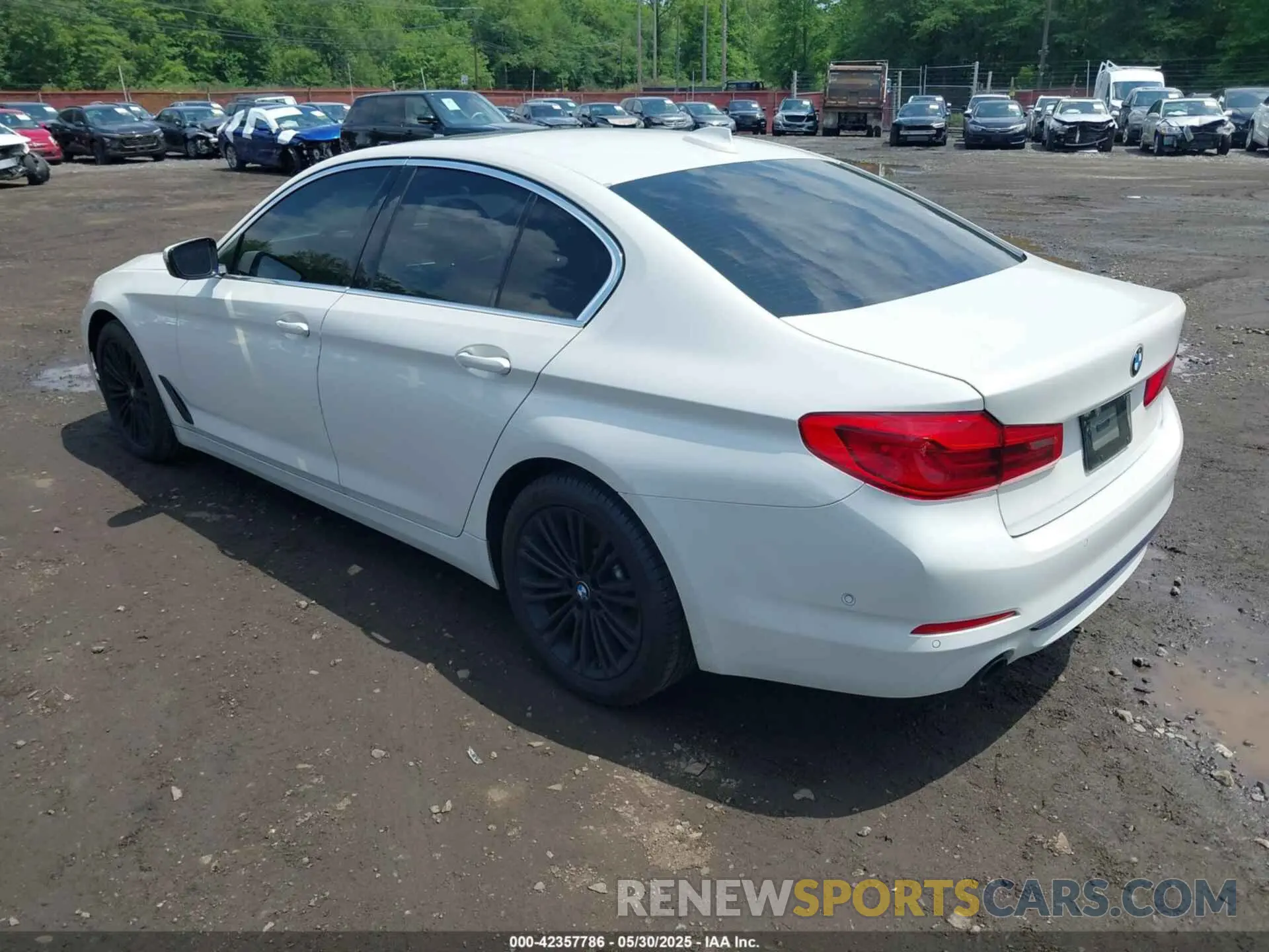 3 Photograph of a damaged car WBAJA7C55KWW00365 BMW 530I 2019