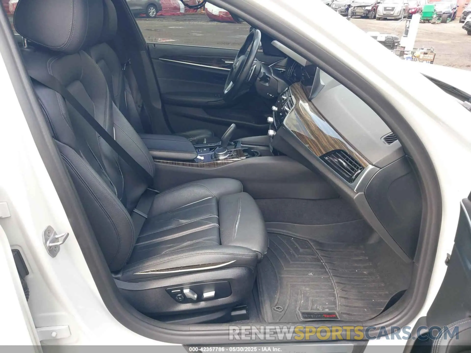 5 Photograph of a damaged car WBAJA7C55KWW00365 BMW 530I 2019