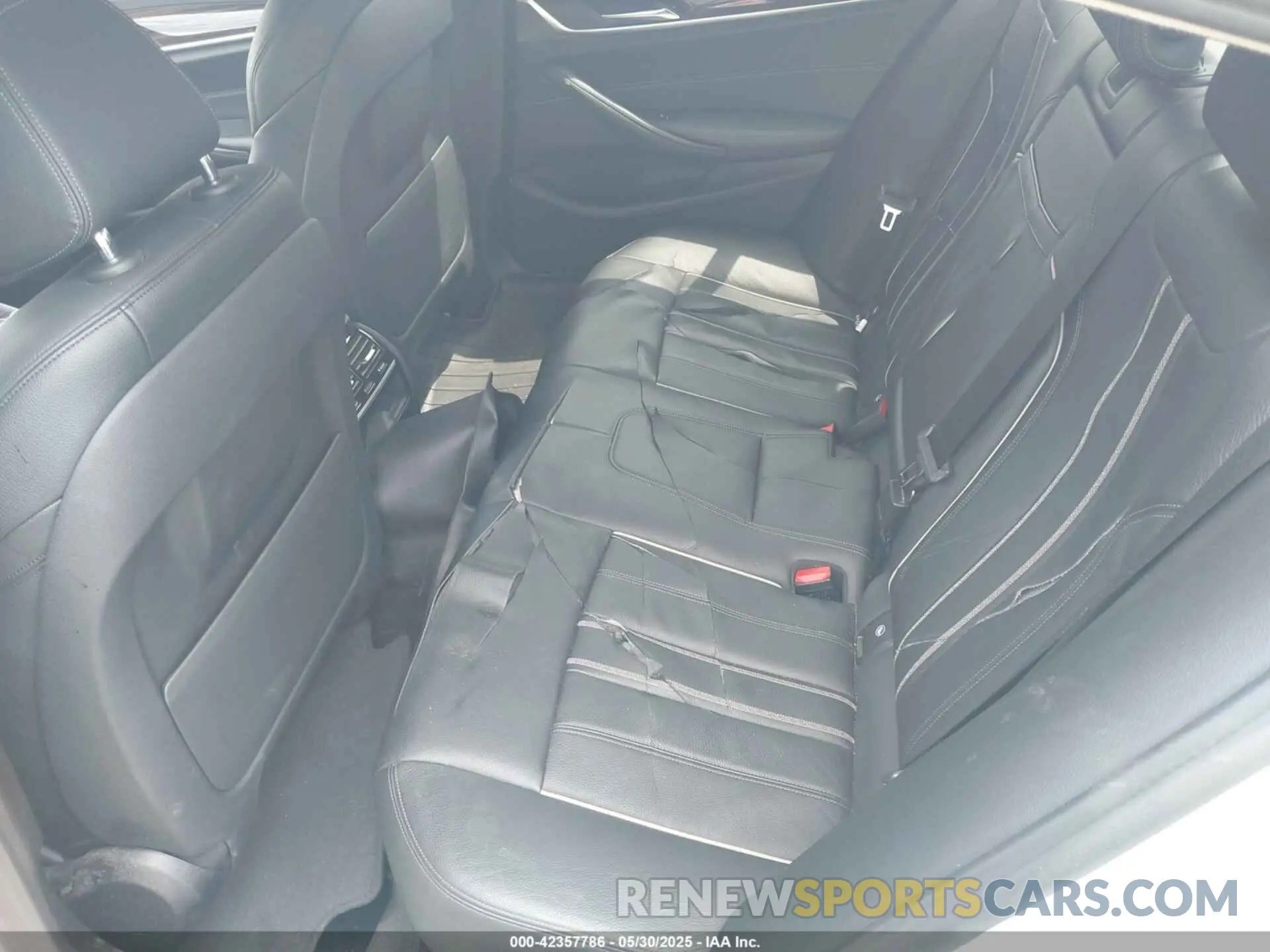 6 Photograph of a damaged car WBAJA7C55KWW00365 BMW 530I 2019