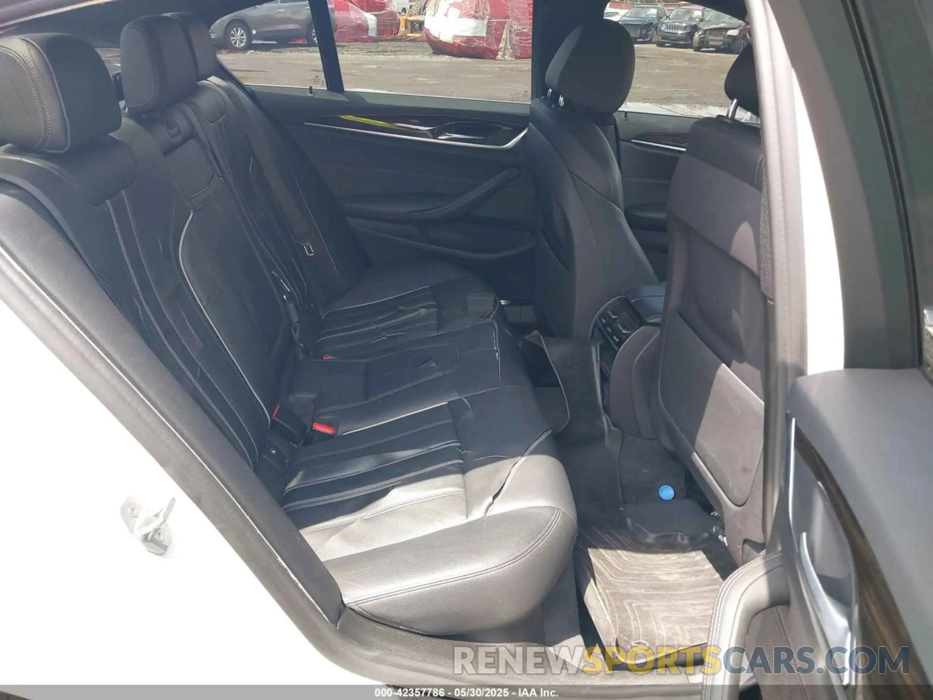8 Photograph of a damaged car WBAJA7C55KWW00365 BMW 530I 2019