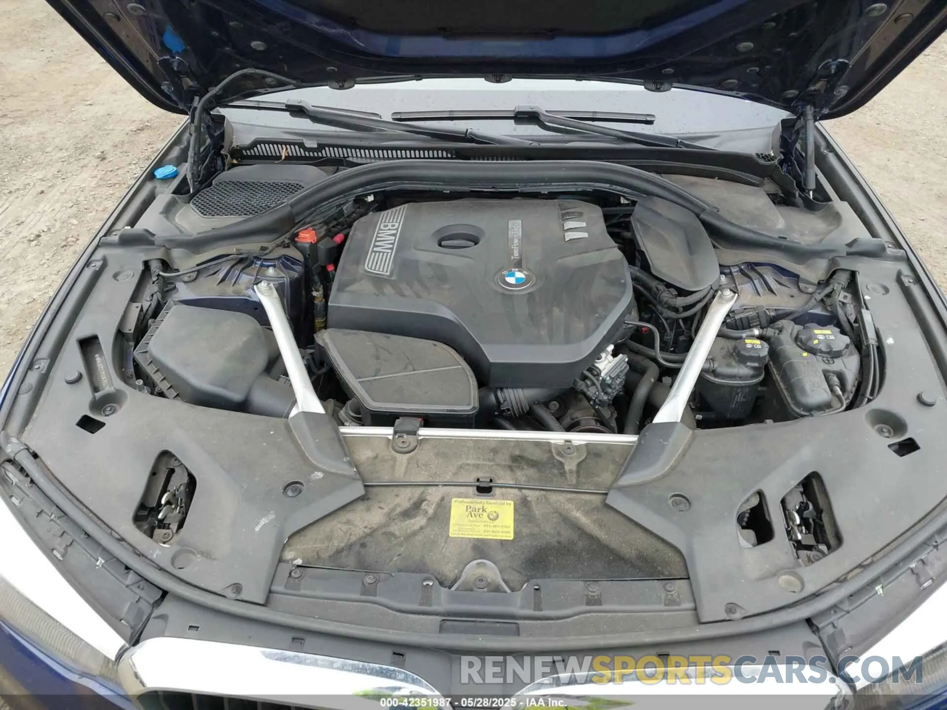 10 Photograph of a damaged car WBAJA7C57KWW20522 BMW 530I 2019