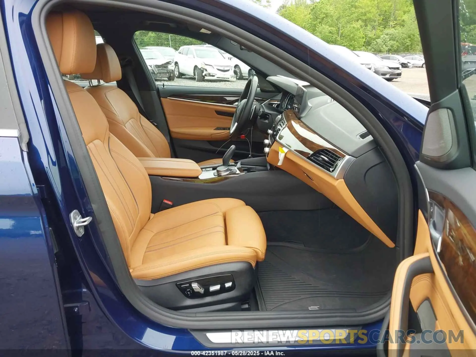 5 Photograph of a damaged car WBAJA7C57KWW20522 BMW 530I 2019