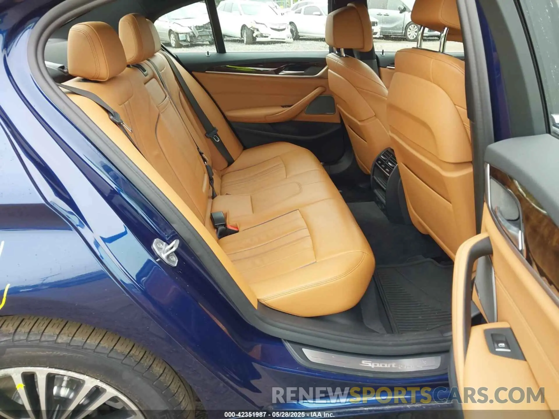 8 Photograph of a damaged car WBAJA7C57KWW20522 BMW 530I 2019
