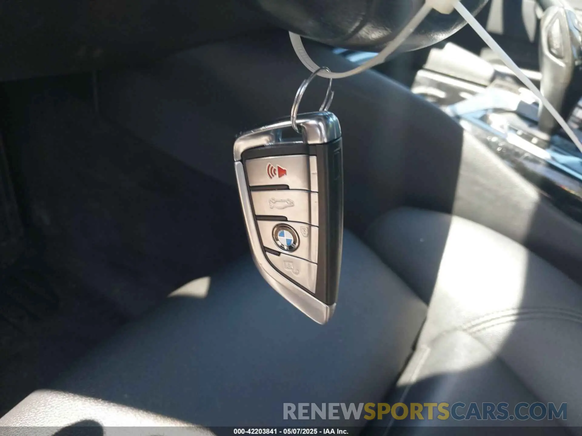 11 Photograph of a damaged car WBAJA7C58KG909998 BMW 530I 2019
