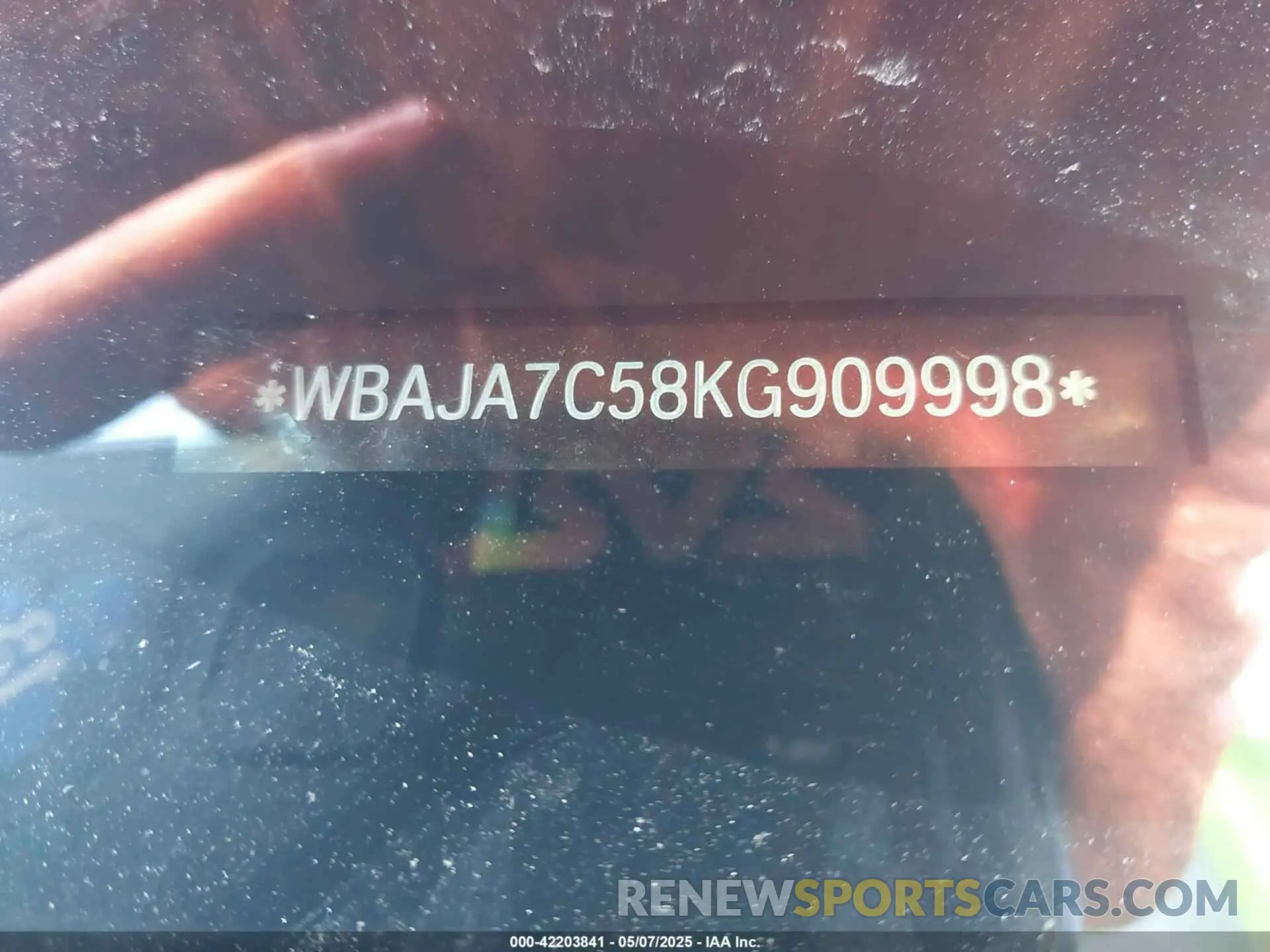 17 Photograph of a damaged car WBAJA7C58KG909998 BMW 530I 2019