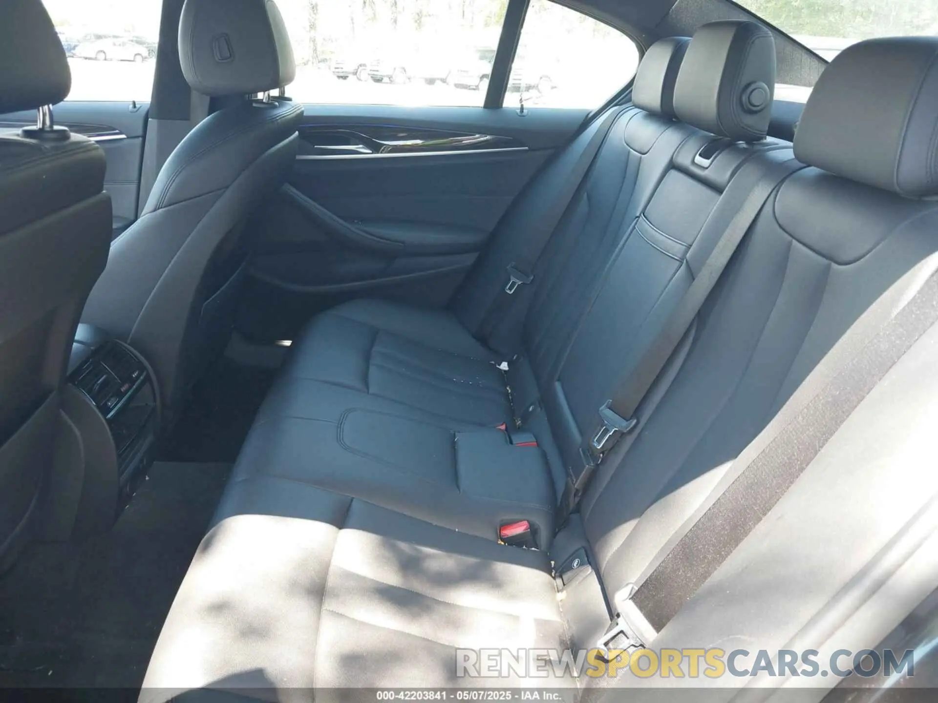 8 Photograph of a damaged car WBAJA7C58KG909998 BMW 530I 2019