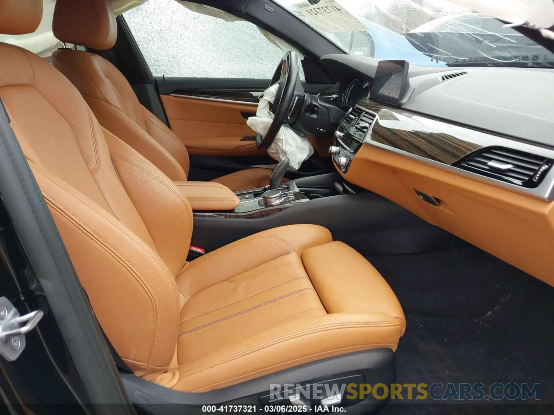 5 Photograph of a damaged car WBAJA7C58KG911699 BMW 530I 2019