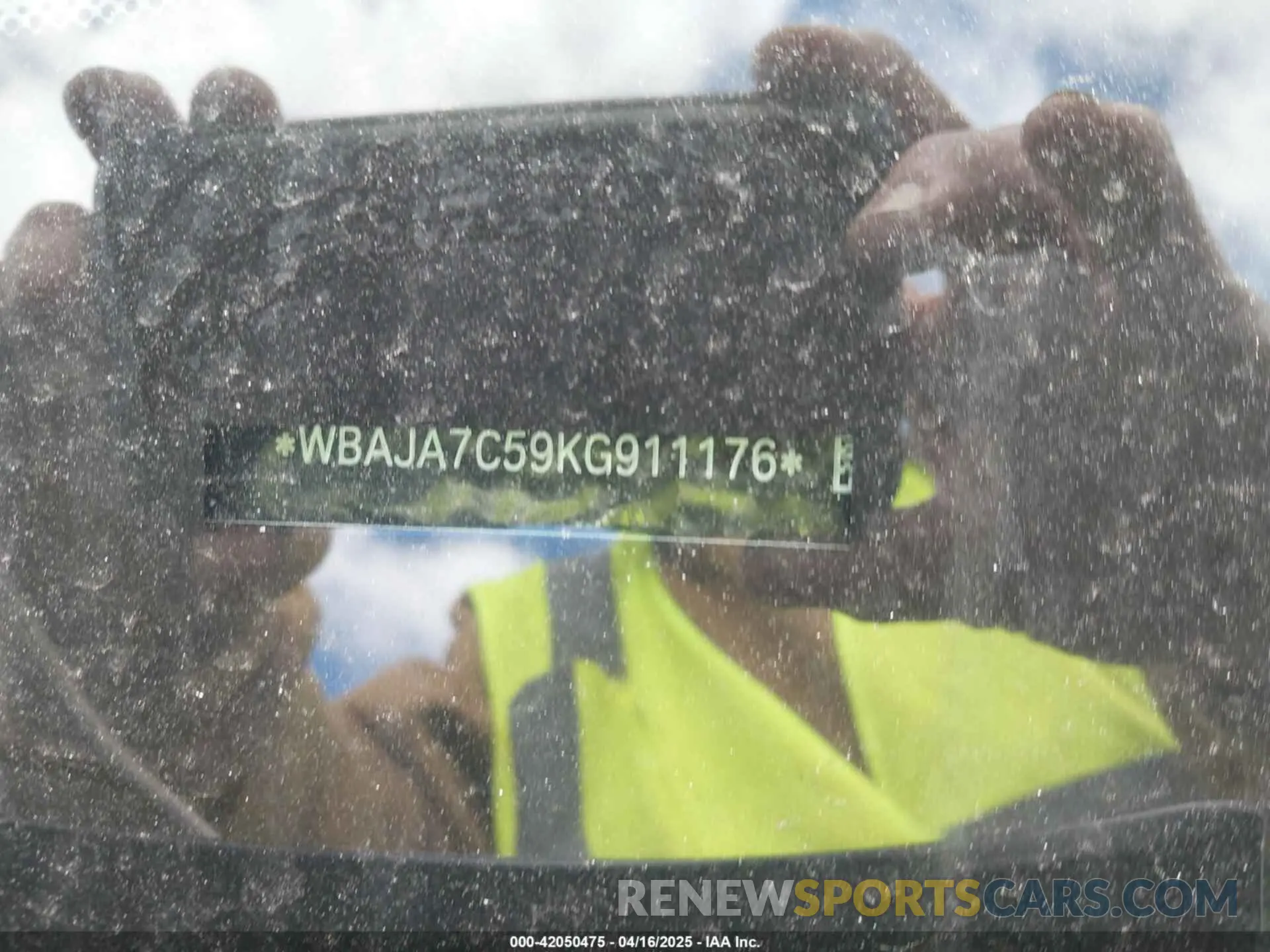 17 Photograph of a damaged car WBAJA7C59KG911176 BMW 530I 2019