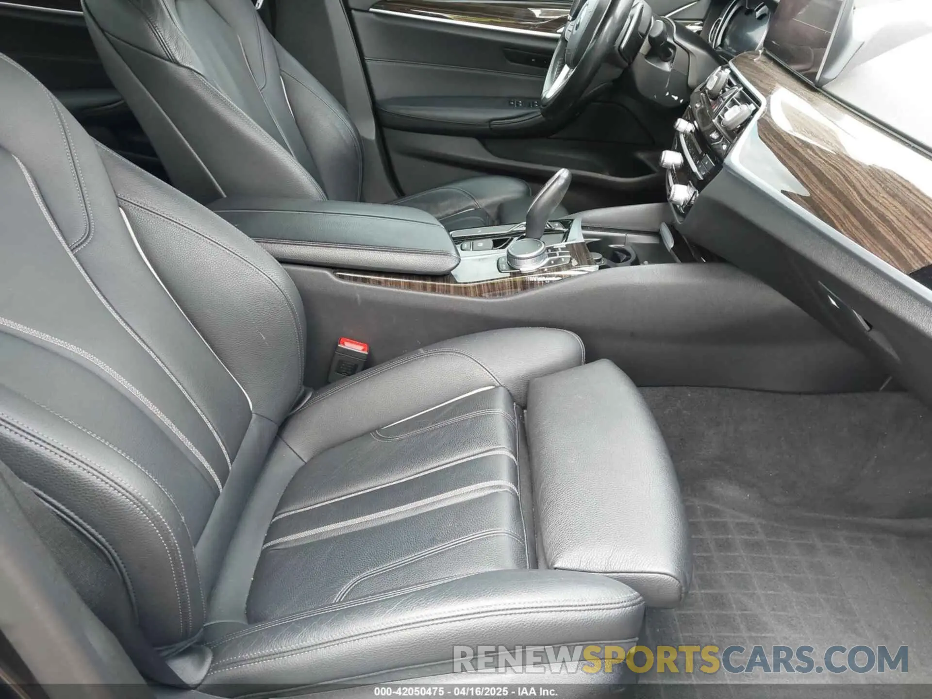 5 Photograph of a damaged car WBAJA7C59KG911176 BMW 530I 2019