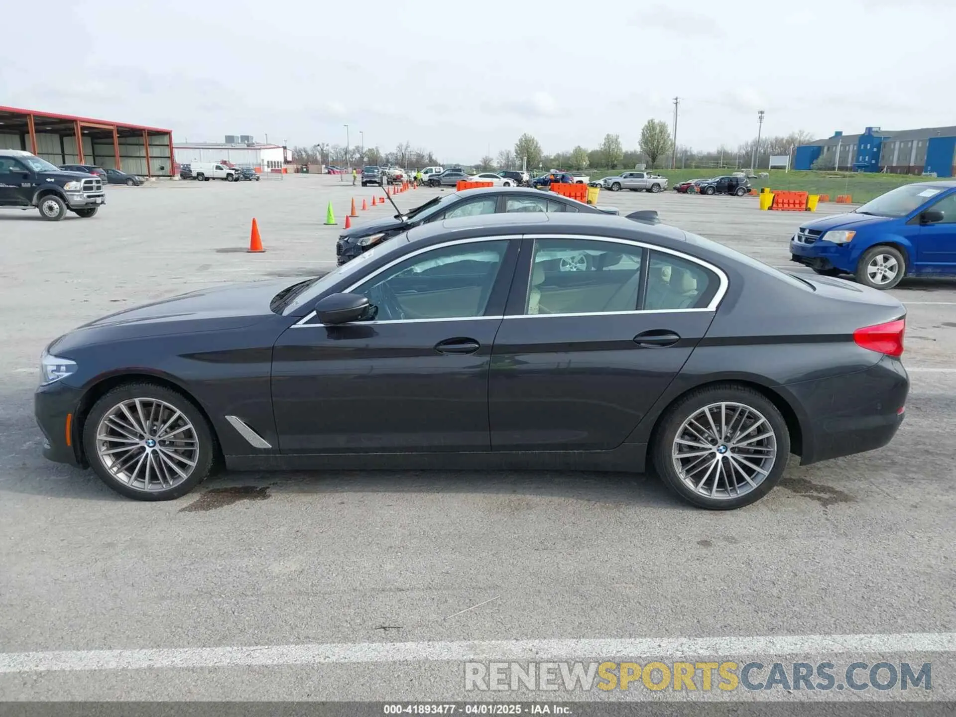 14 Photograph of a damaged car WBAJA7C5XKWW31983 BMW 530I 2019