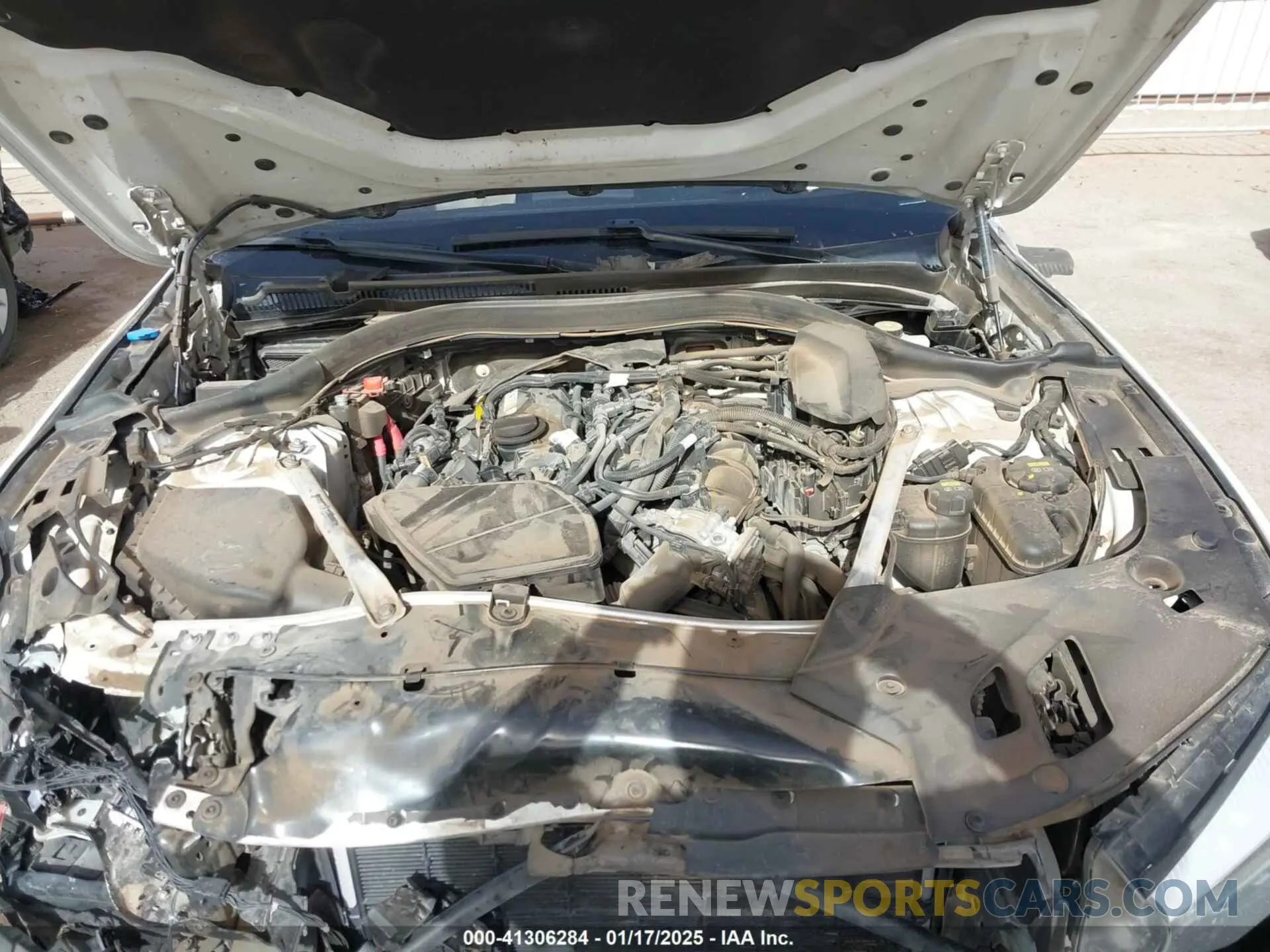 10 Photograph of a damaged car WBAJR3C01LWW67827 BMW 530I 2020