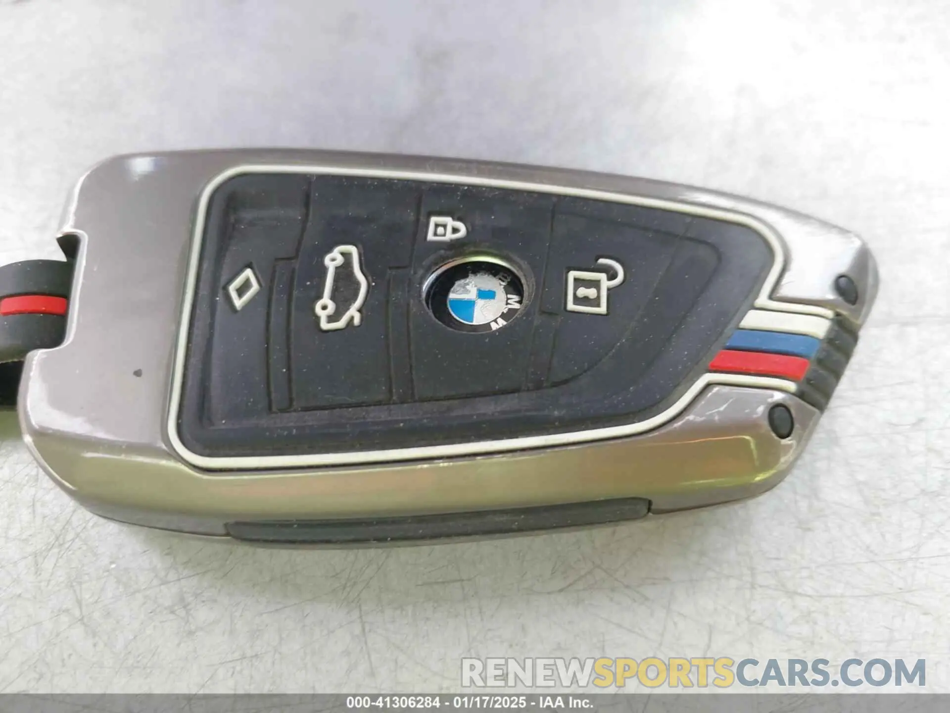 11 Photograph of a damaged car WBAJR3C01LWW67827 BMW 530I 2020