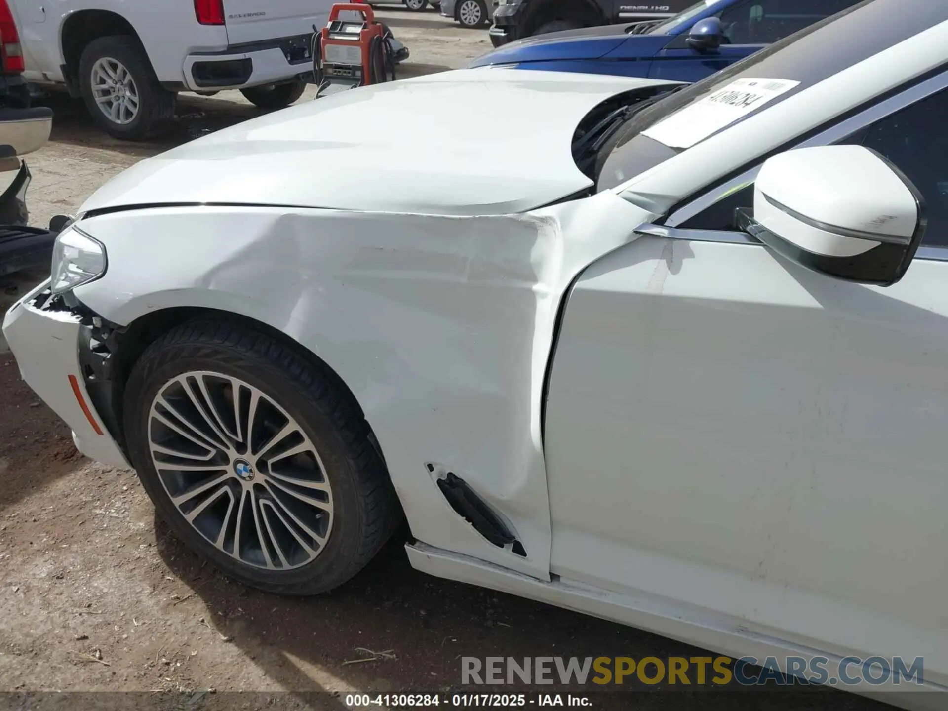 18 Photograph of a damaged car WBAJR3C01LWW67827 BMW 530I 2020