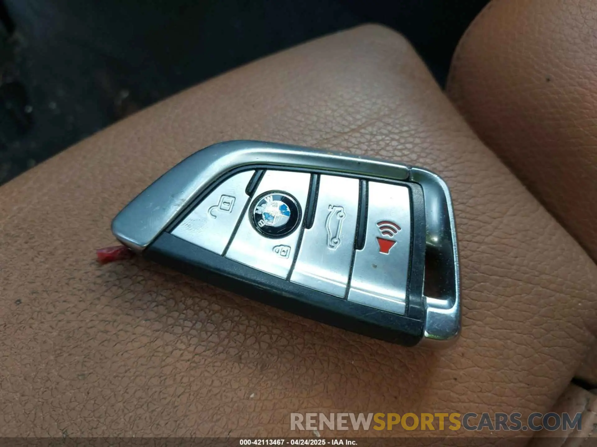 11 Photograph of a damaged car WBAJR3C02LWW65567 BMW 530I 2020